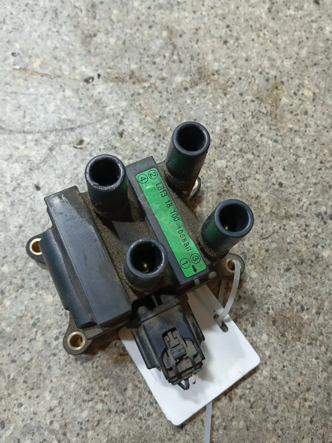 Катушка зажигания L81318100