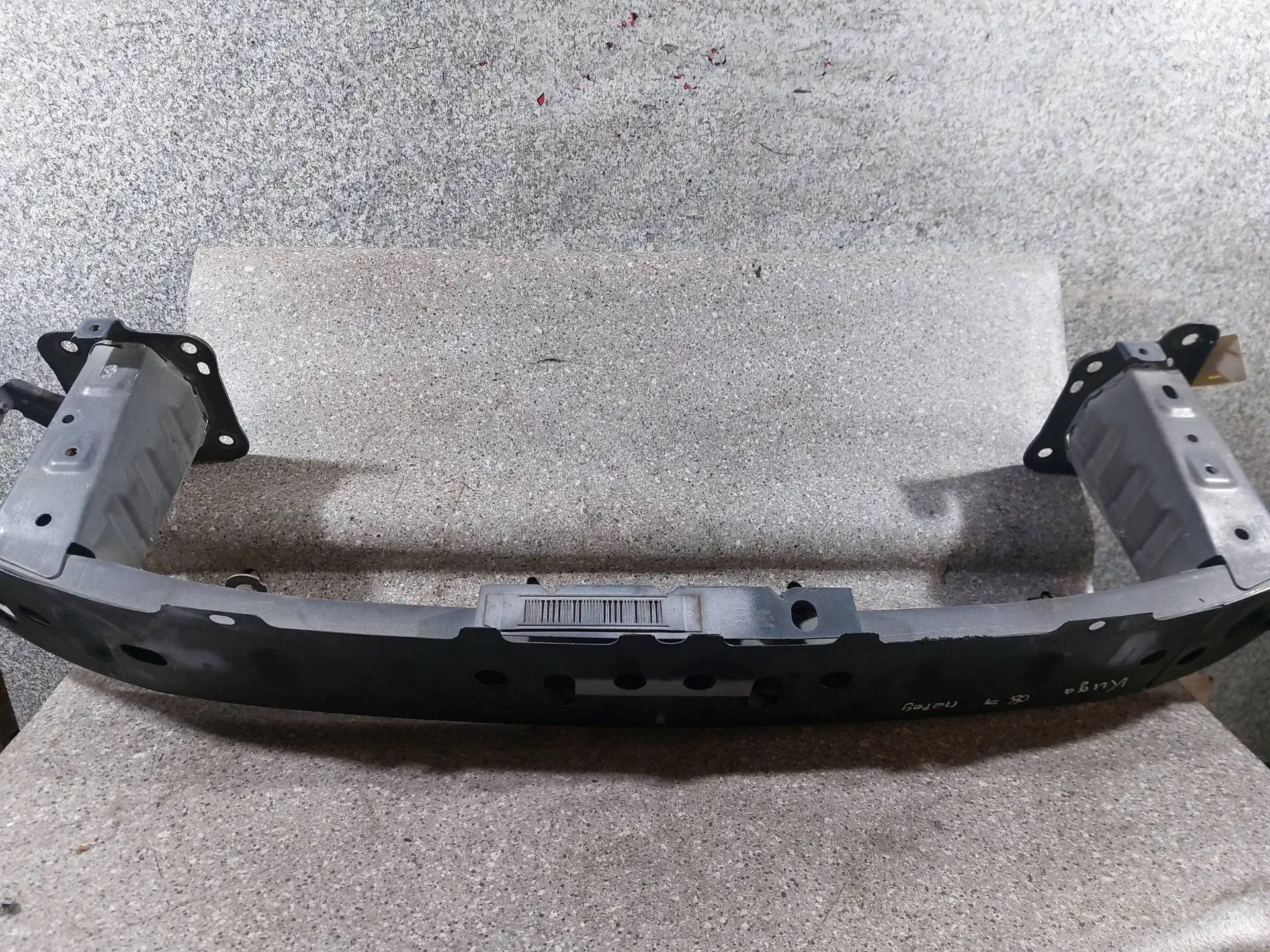 Усилитель бампера 8V41-S108K61-AB