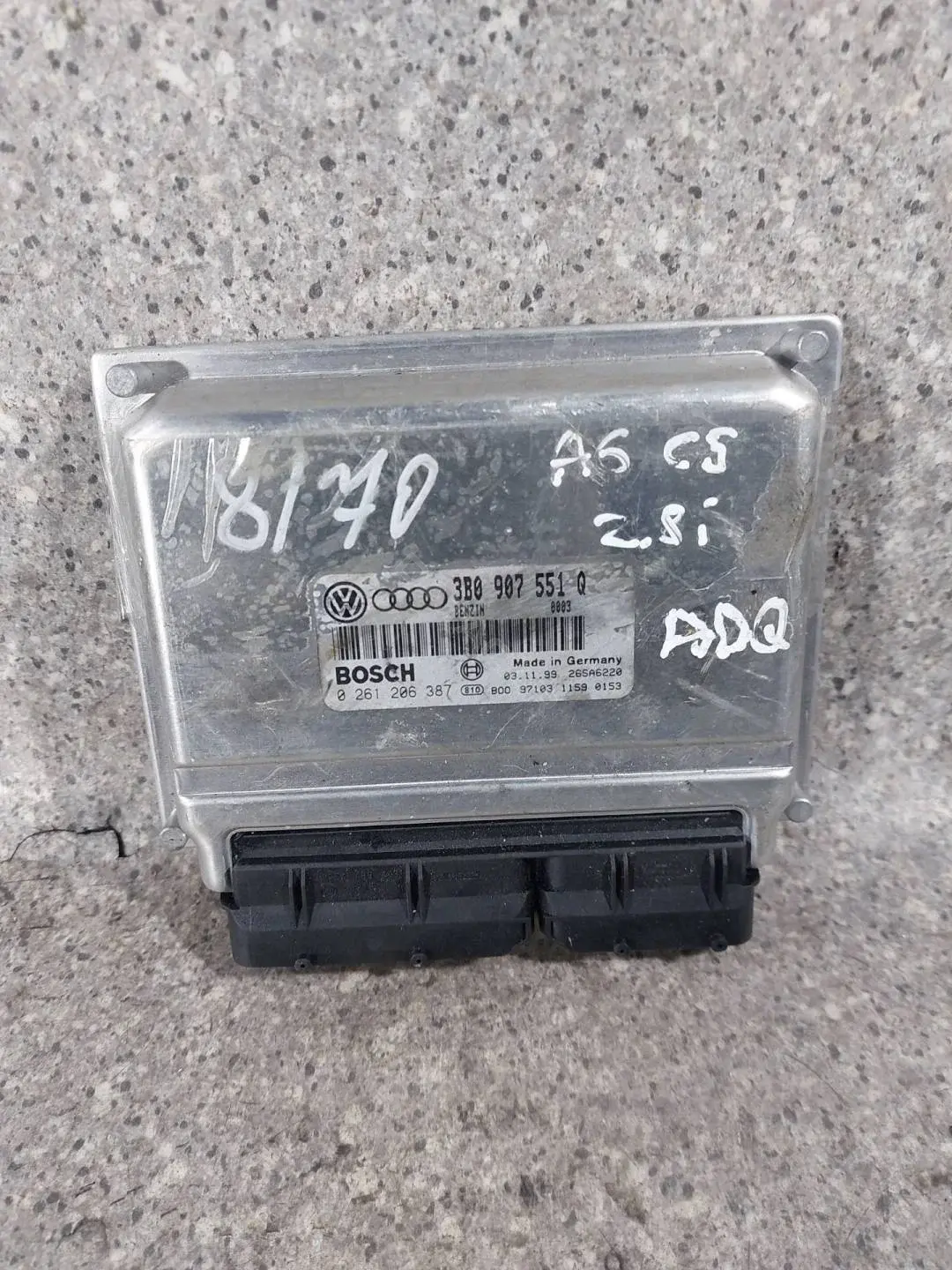 Блок управления двигателем 0261206387, 3B0907551Q