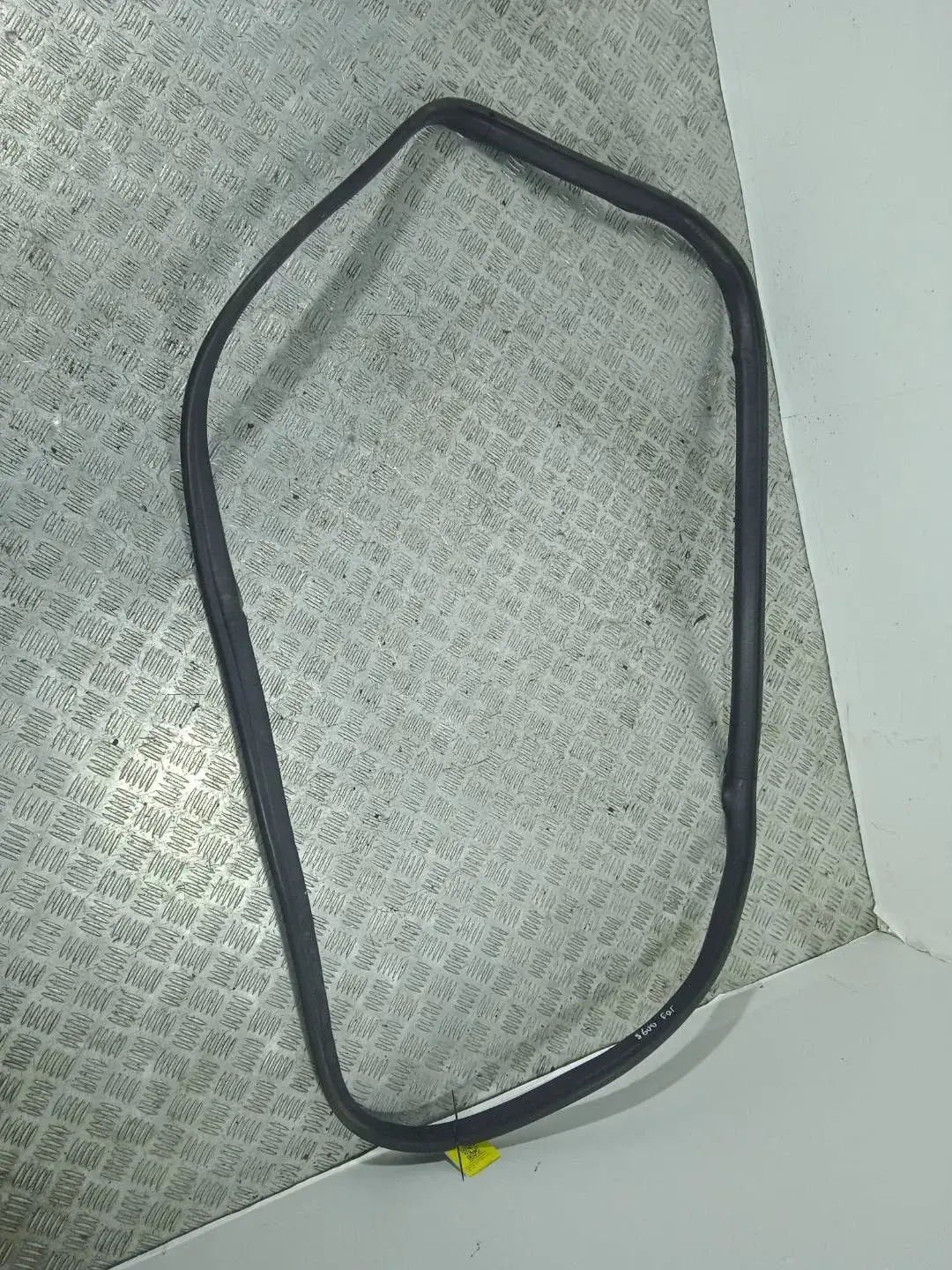 Уплотнитель багажника A2217500098