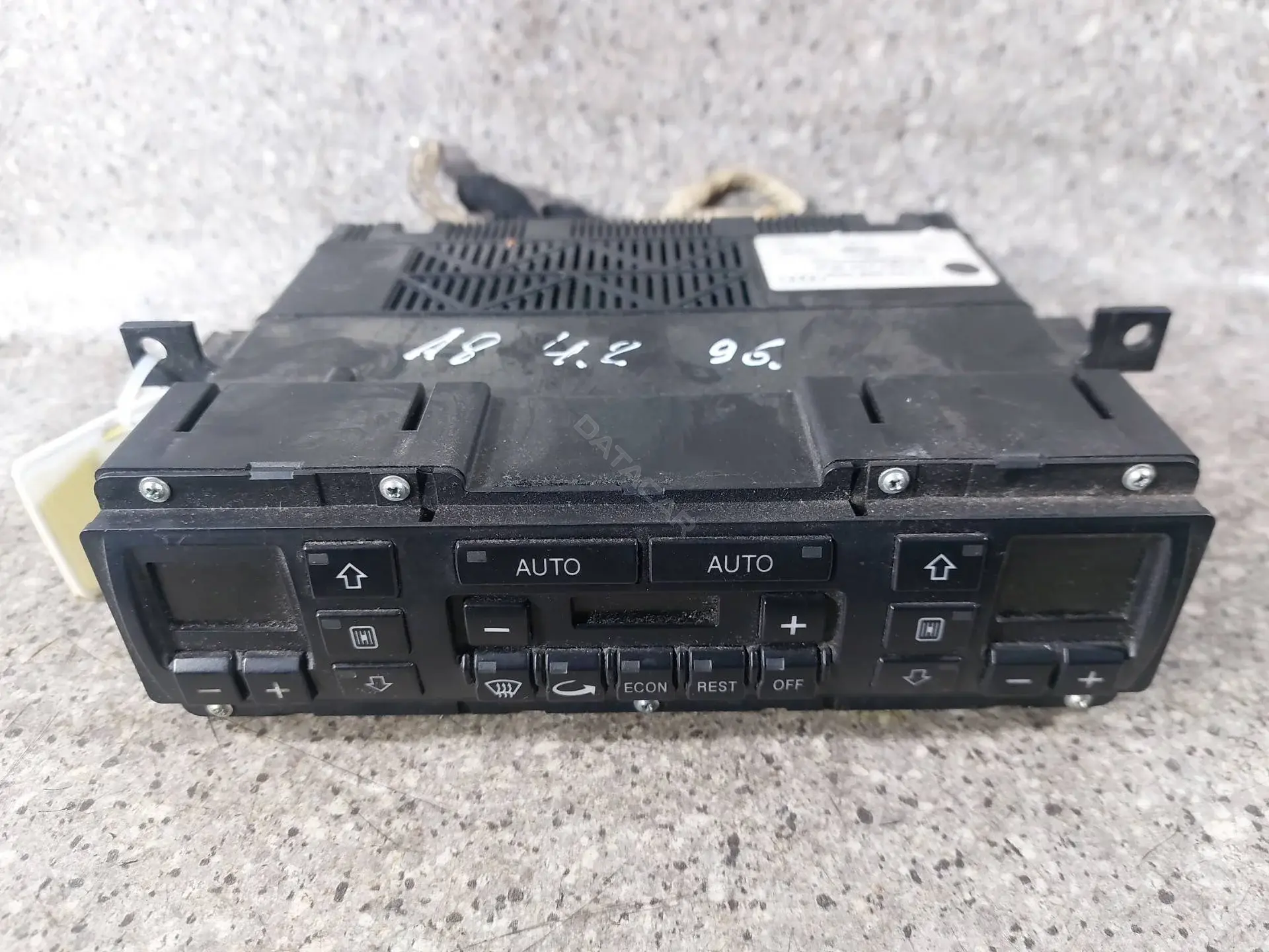 Блок управления климат-контролем 4D0820043C, 5HB007155-001