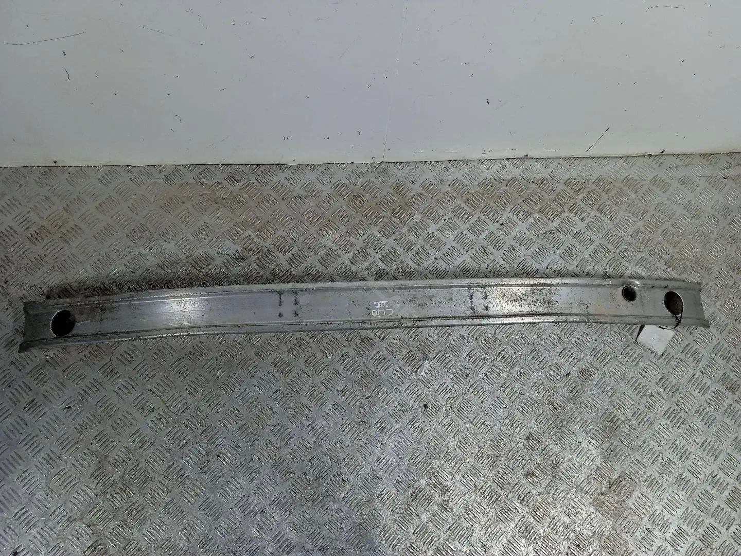 Усилитель бампера 8200104181E