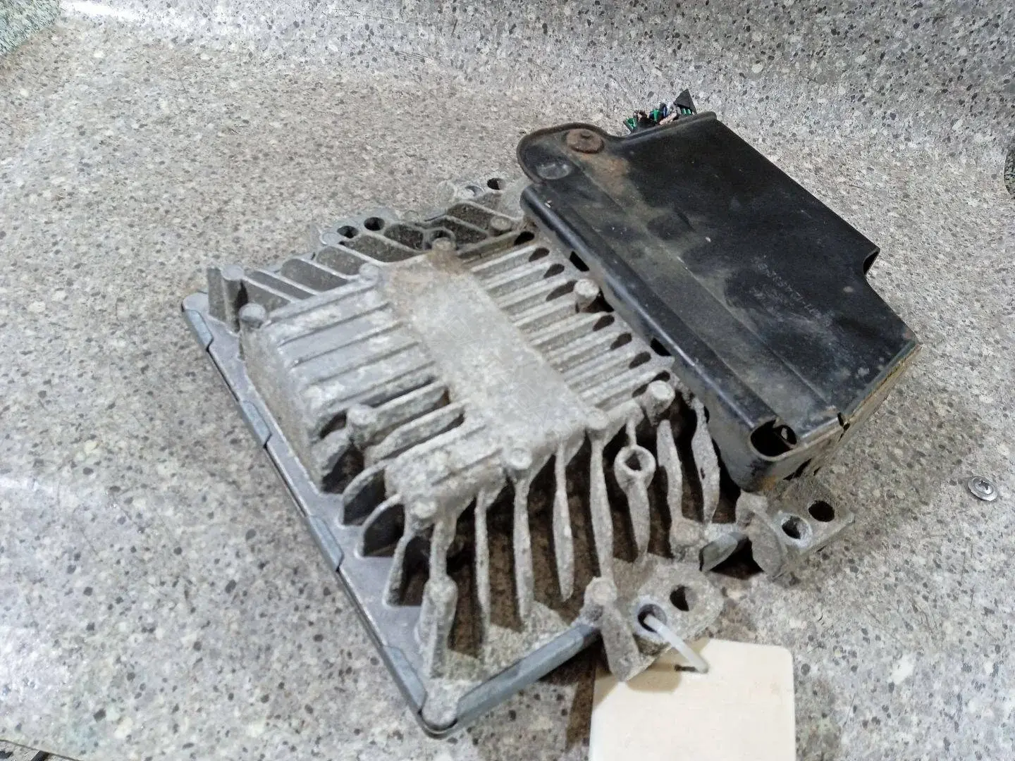 Блок управления двигателем S122865032A1