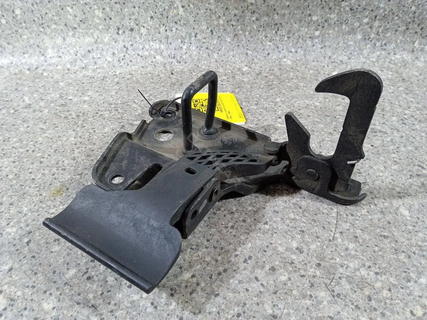 Замок капота 4F0823480A
