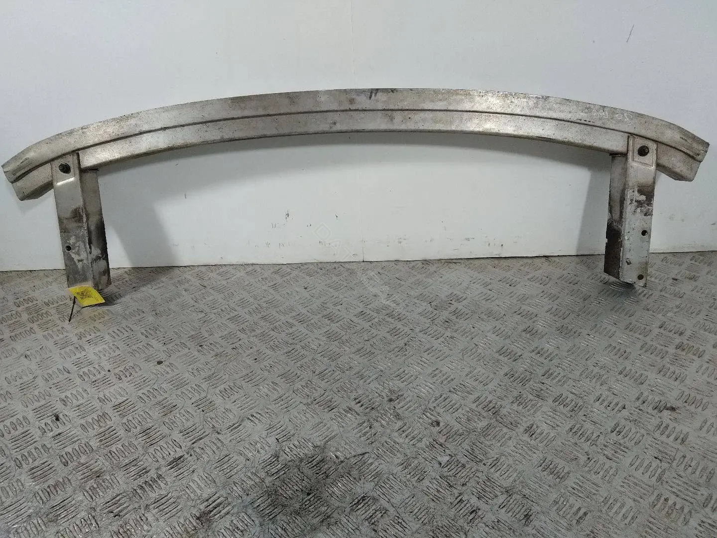 Усилитель бампера 4F5807331, F5103205