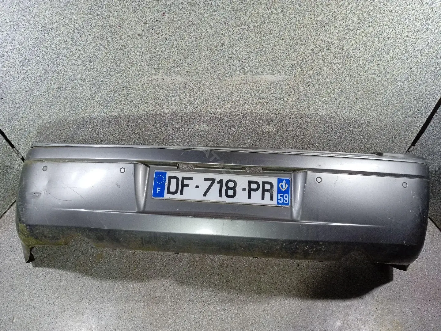 Задний бампер 04806375AB