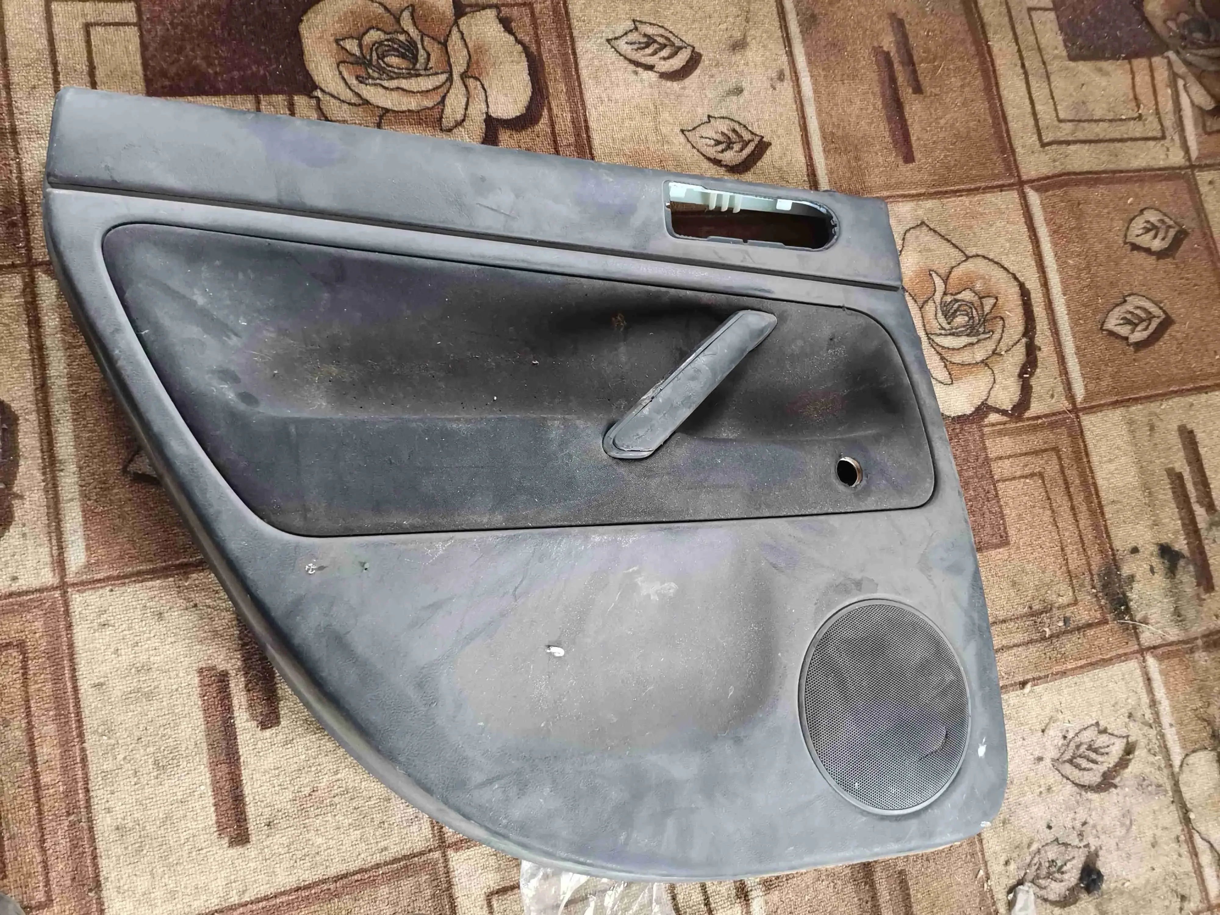 Дверная карта 8d036123334l