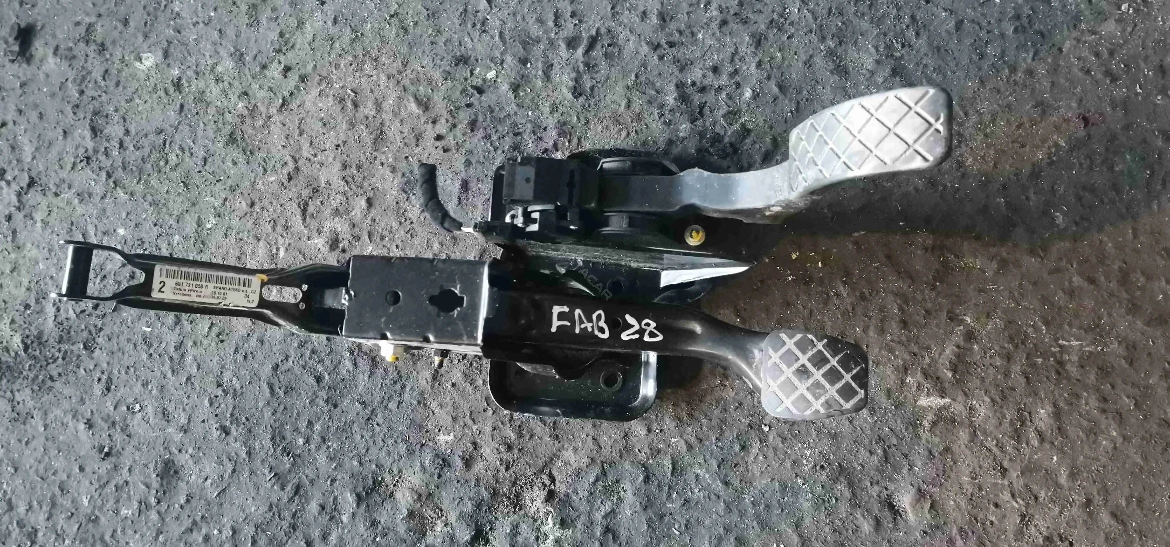 Скоба суппорта 6Q1721058R