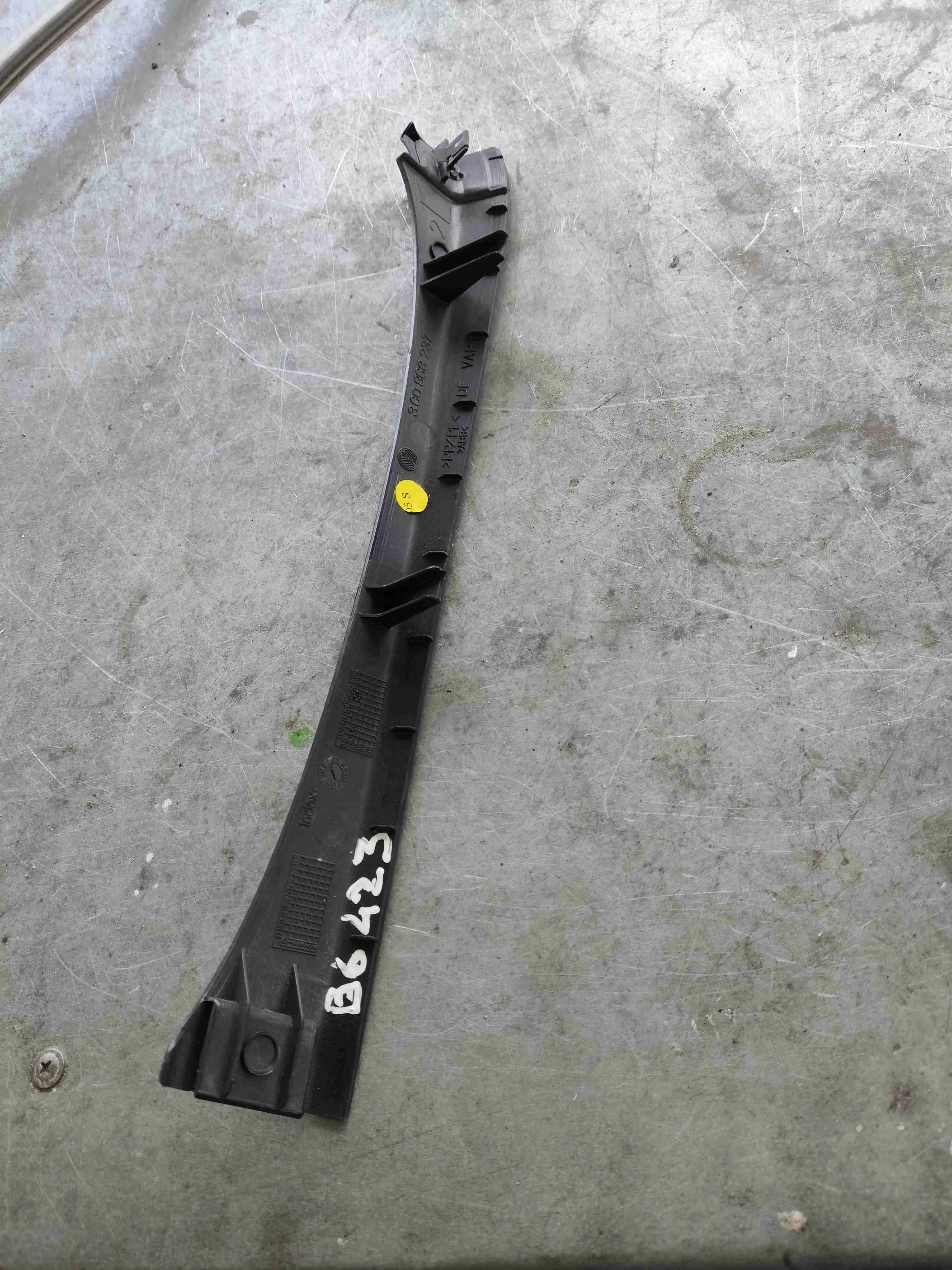 Пластик салона 3C0868237