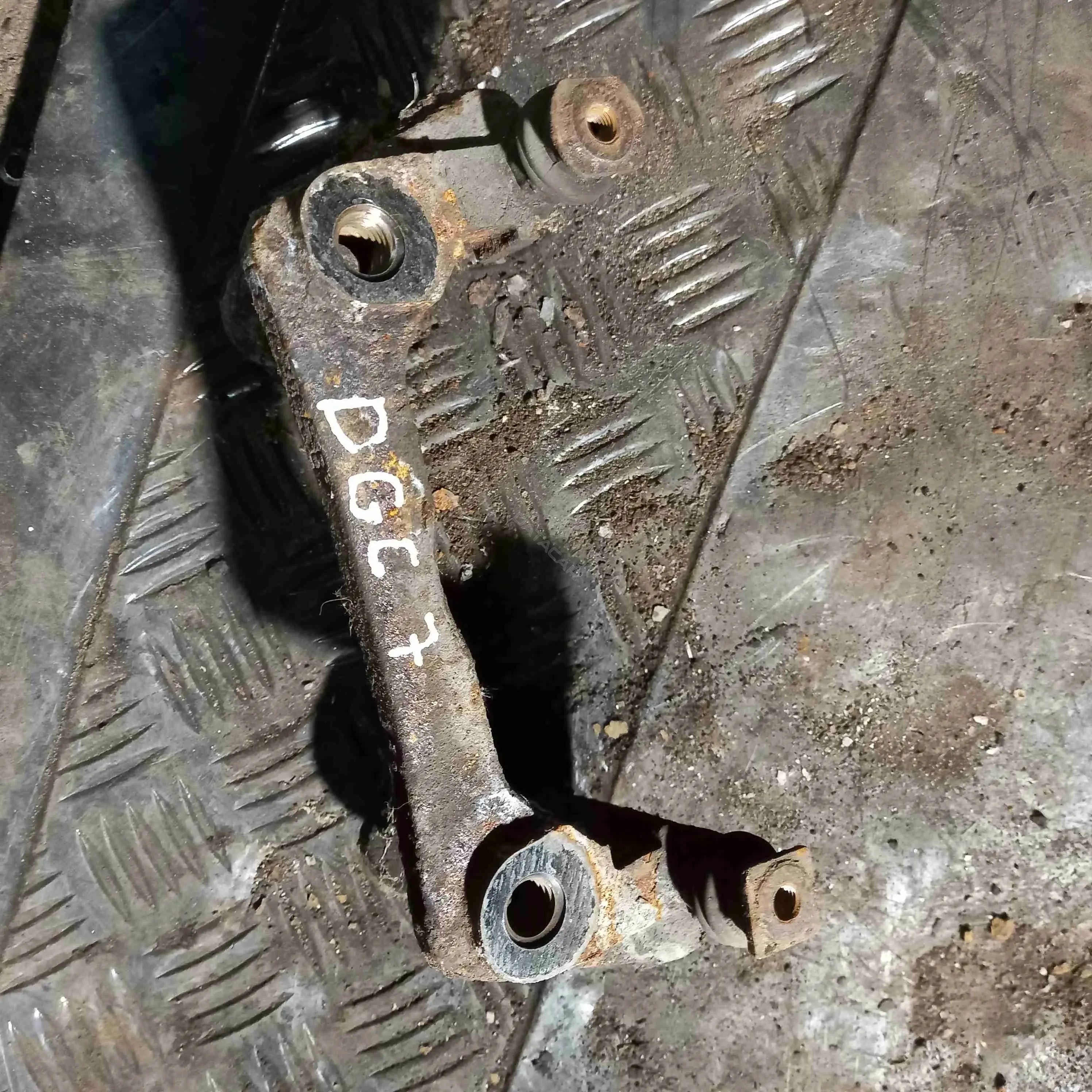 Скоба суппорта ID-cdd668d4