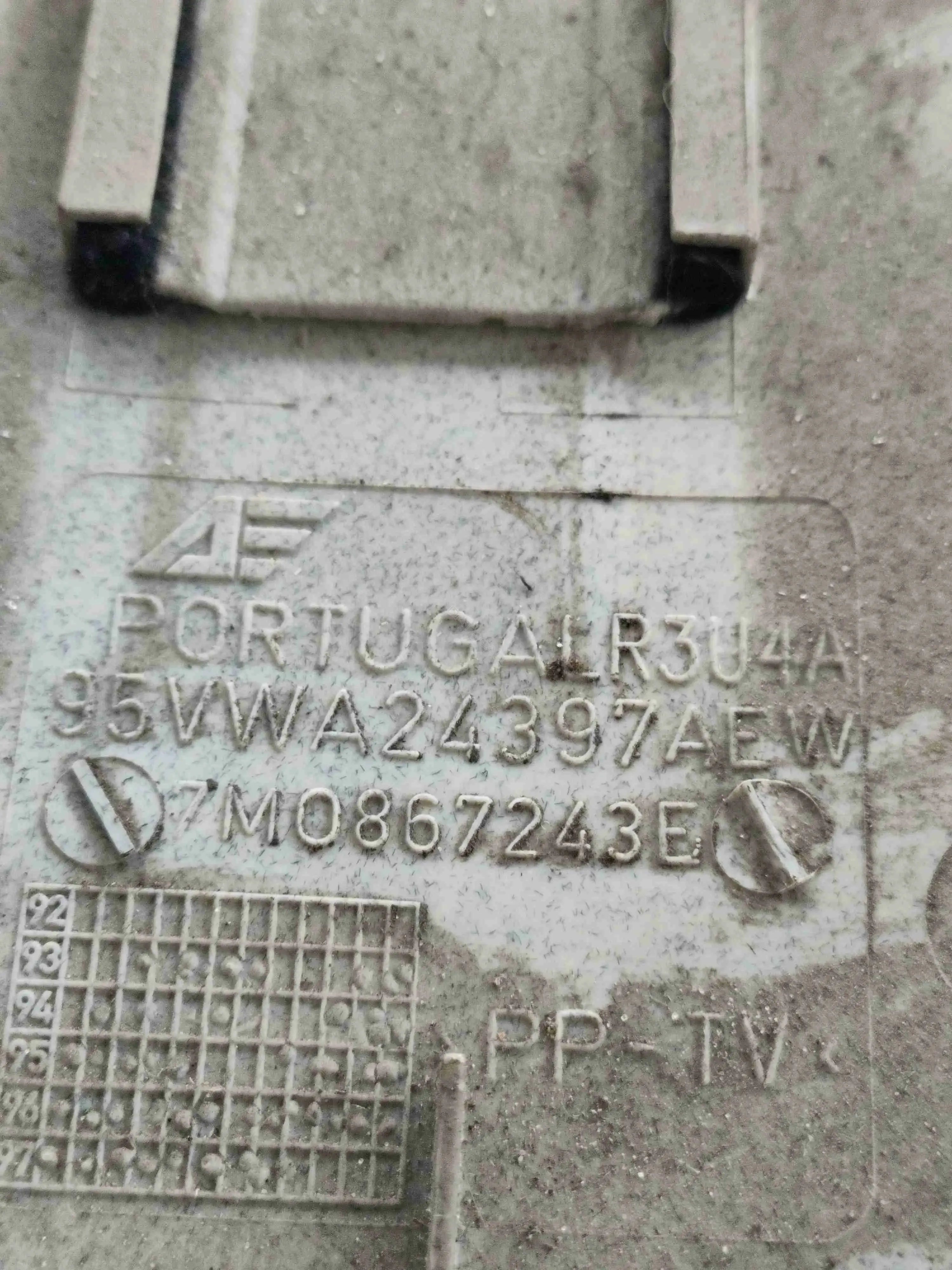 Пластик салона 7M0867243E