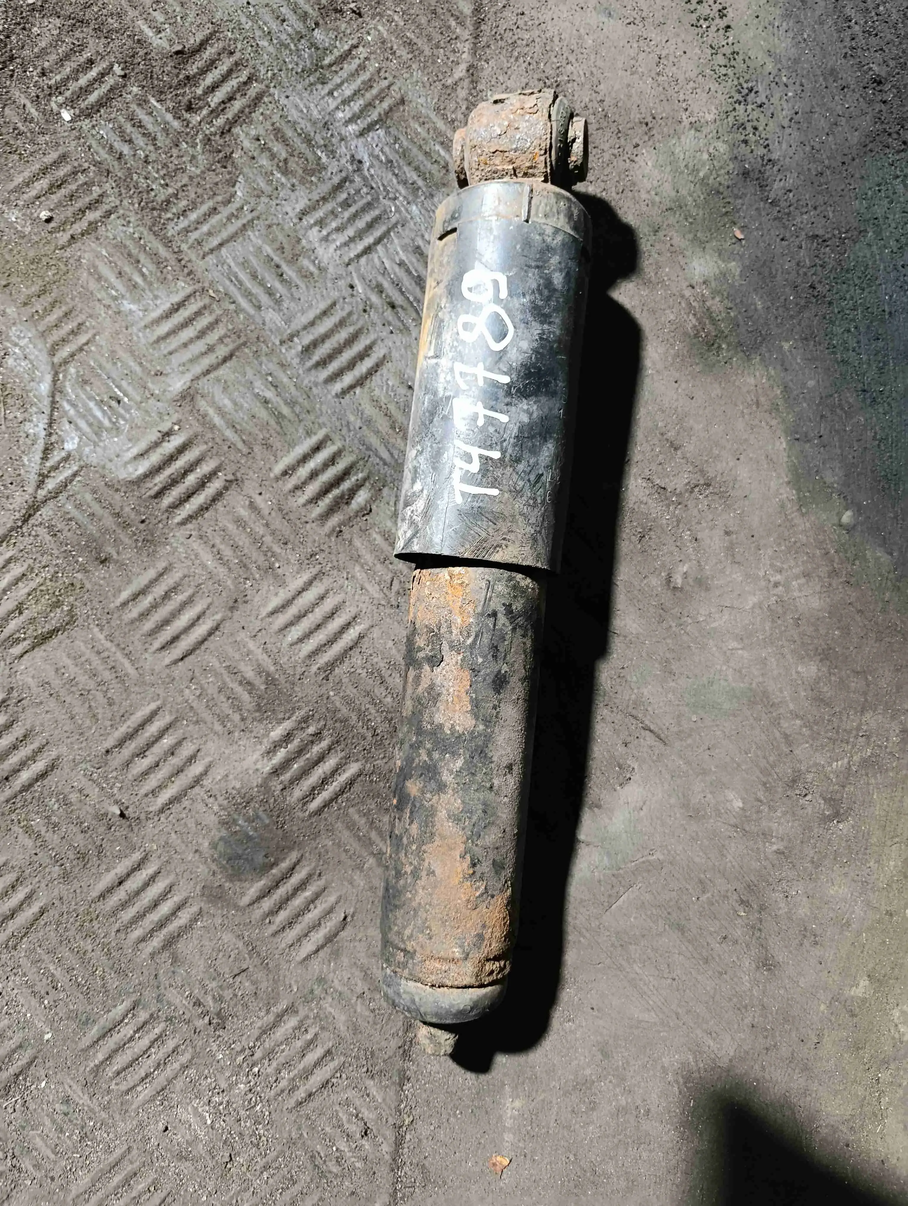 Амортизаторы 701513031N