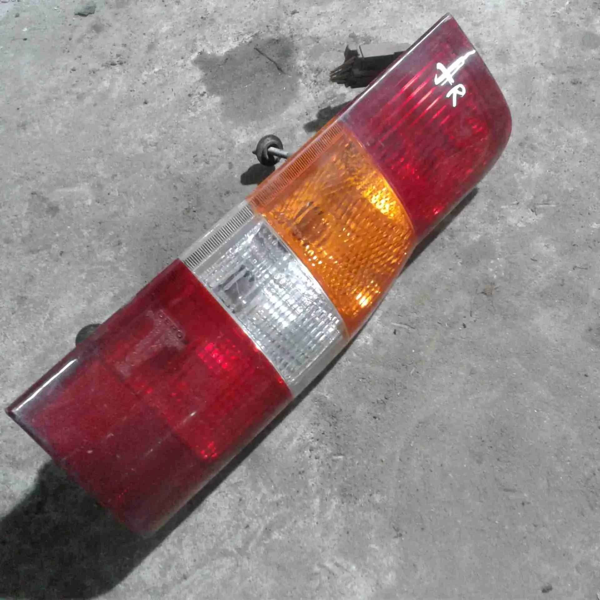 Задние фонари Ftr9054