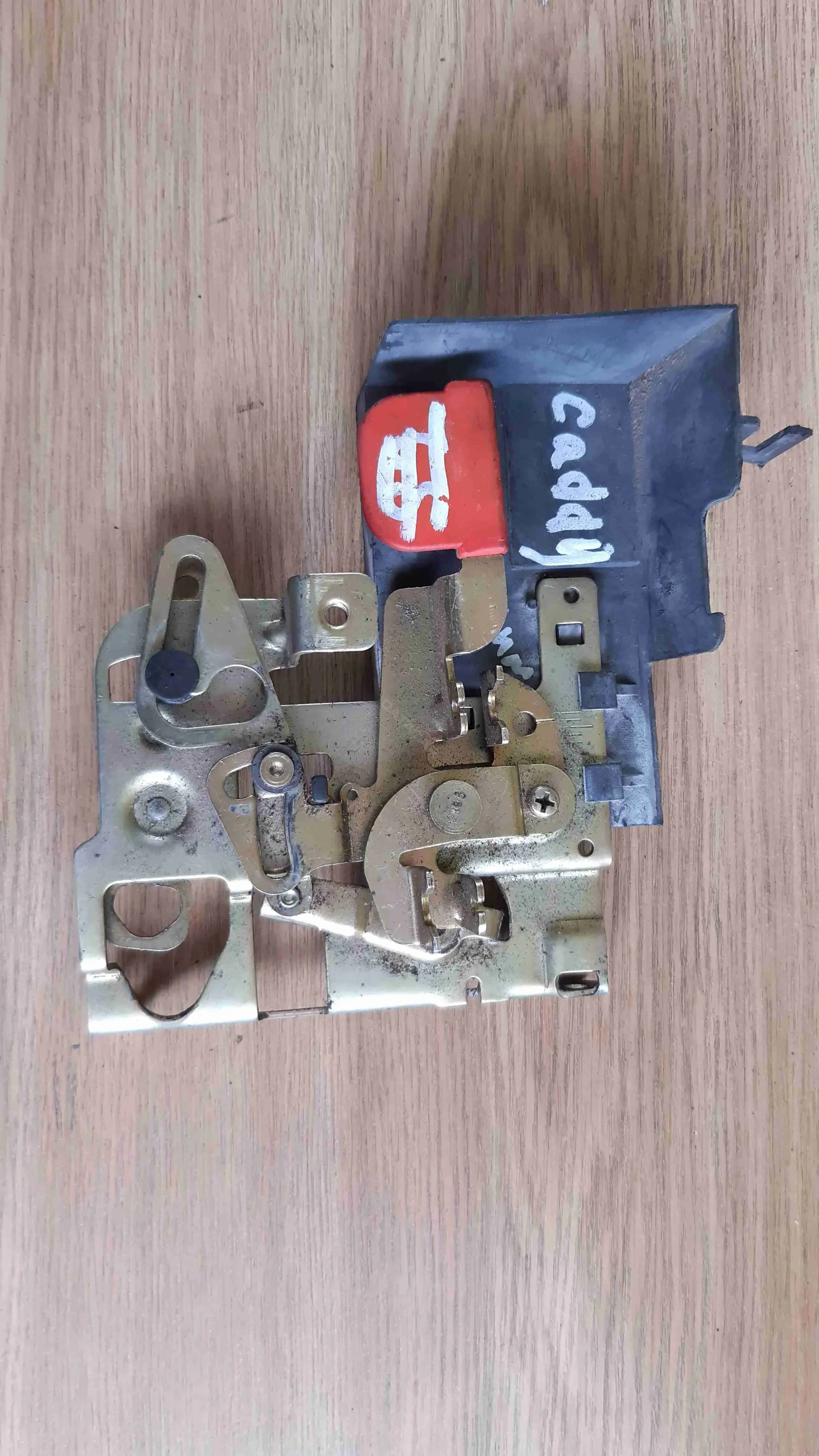 Замок крышки багажника 6k9827503