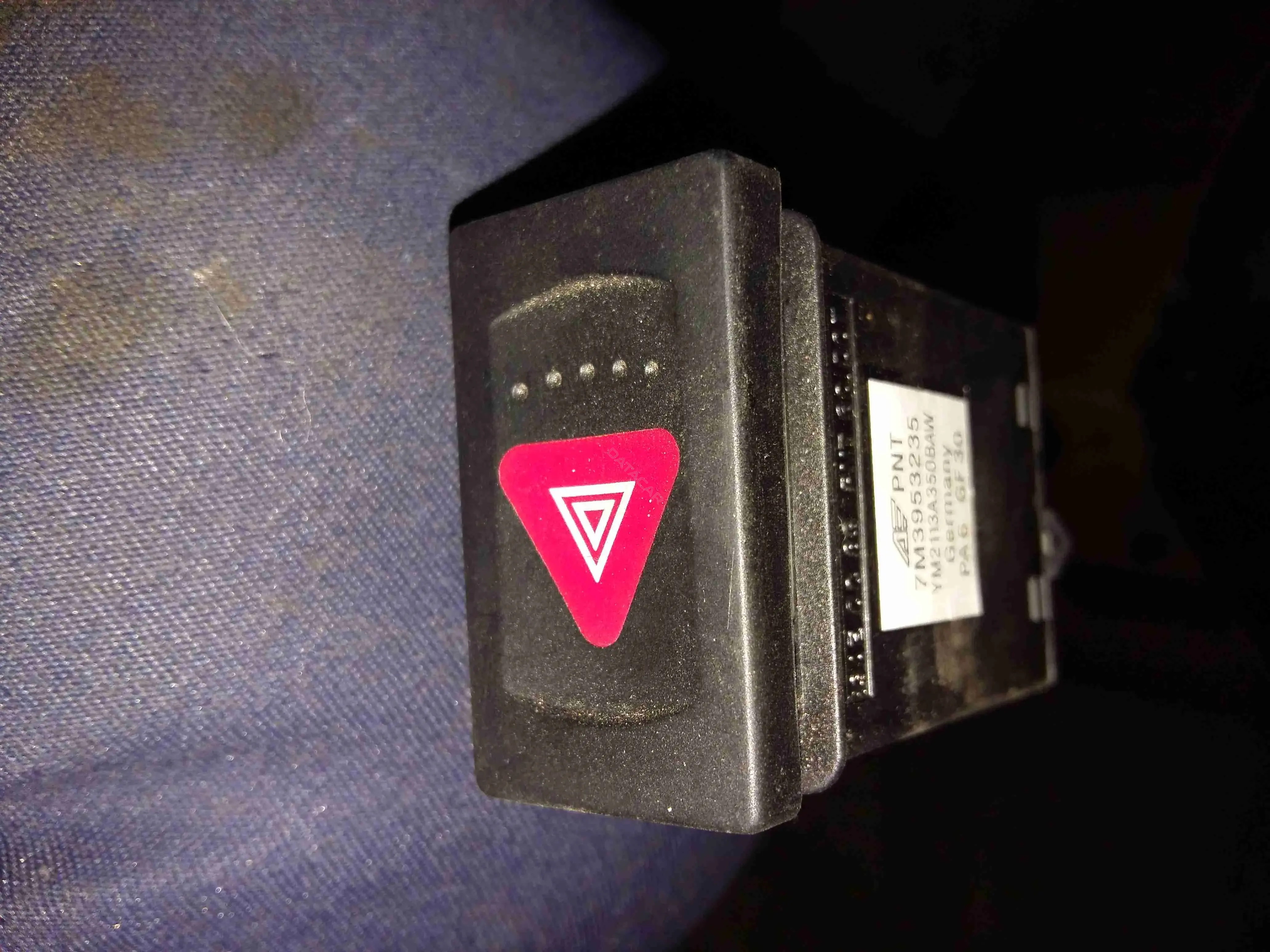 Кнопка аварийки 7m3953235