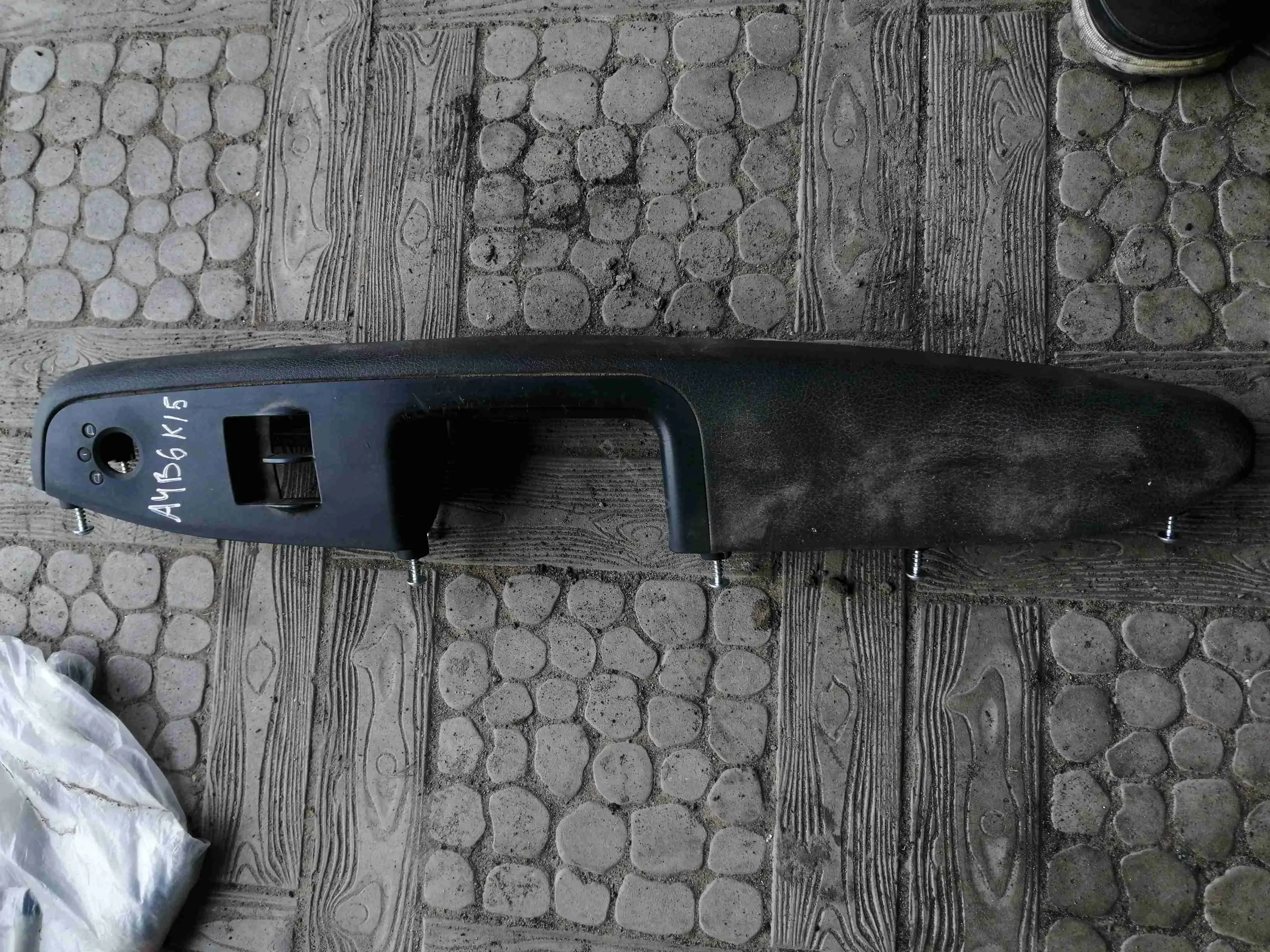 Ручка двери A4B6K15