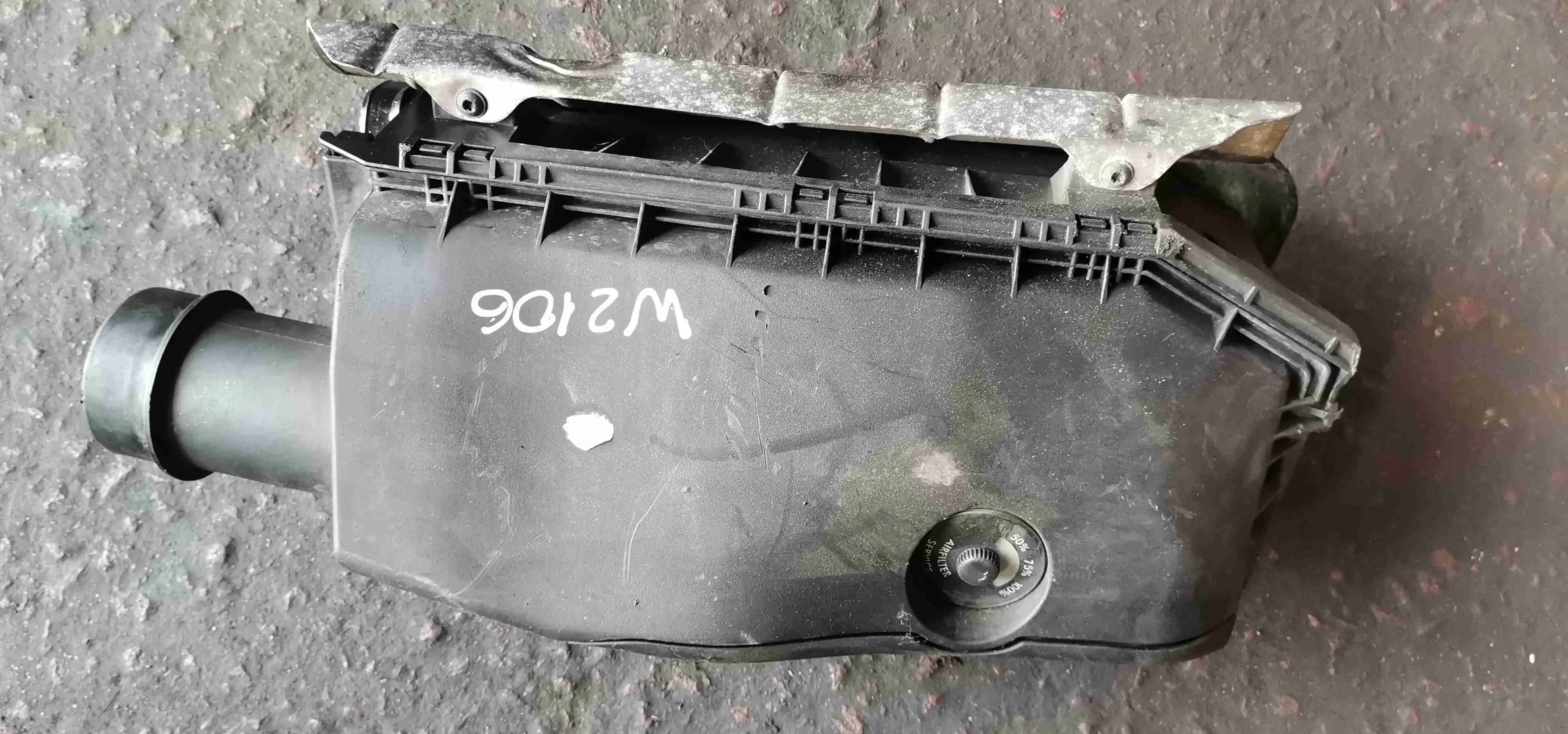 Корпус воздушного фильтра A6110900801