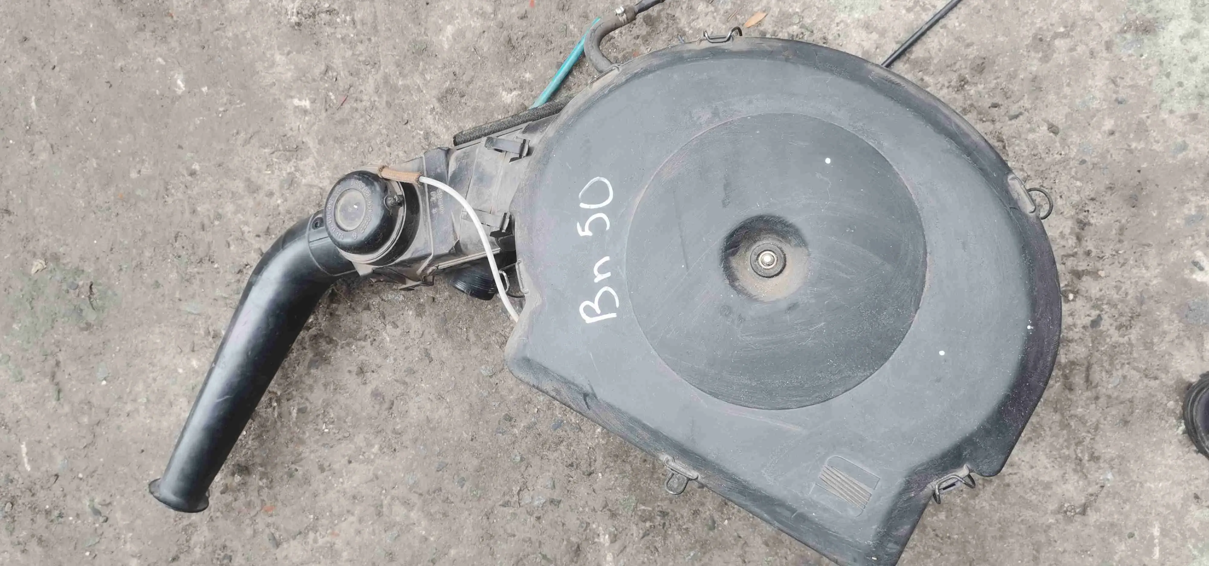 Корпус воздушного фильтра 6K0129611