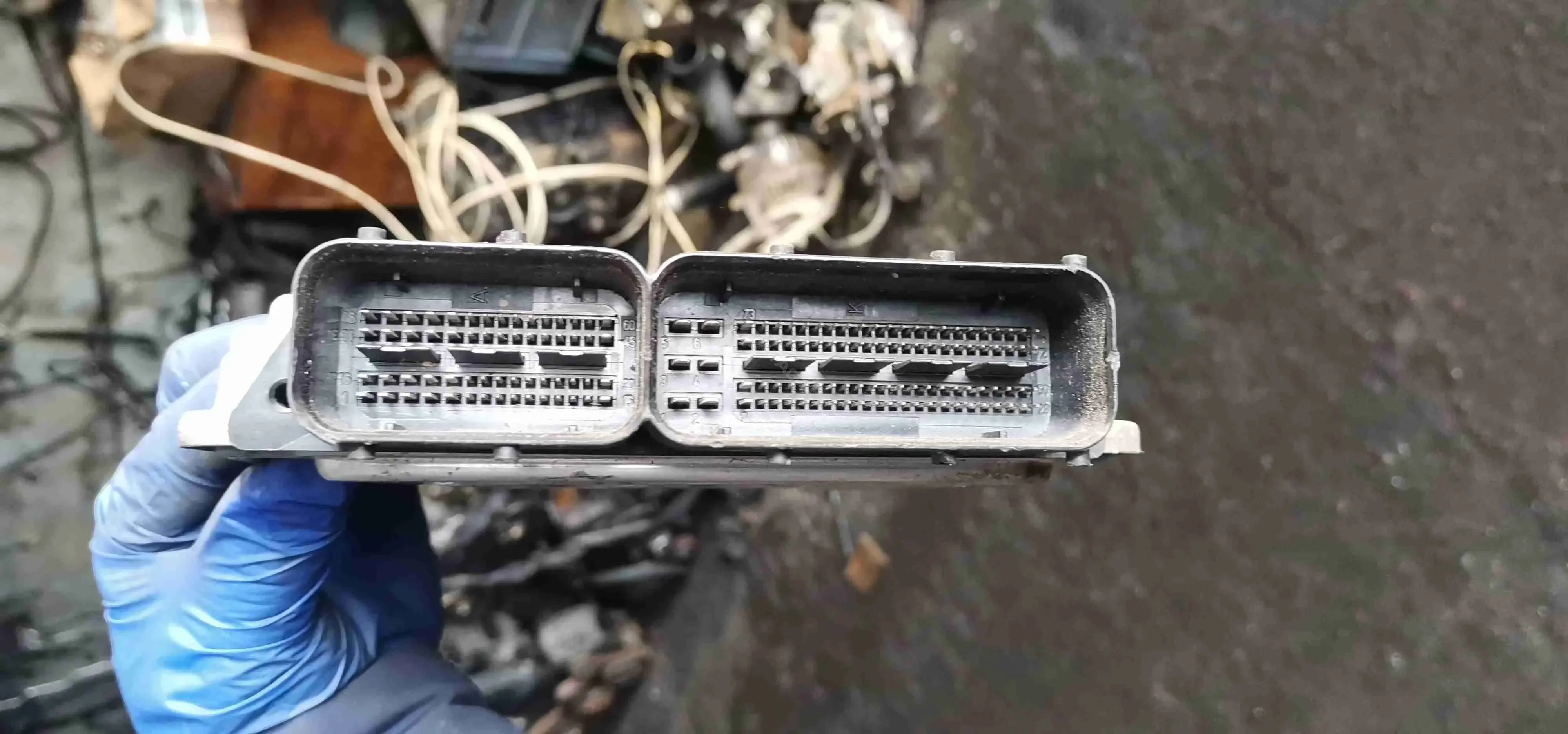 Блок управления двигателем 03L907309N