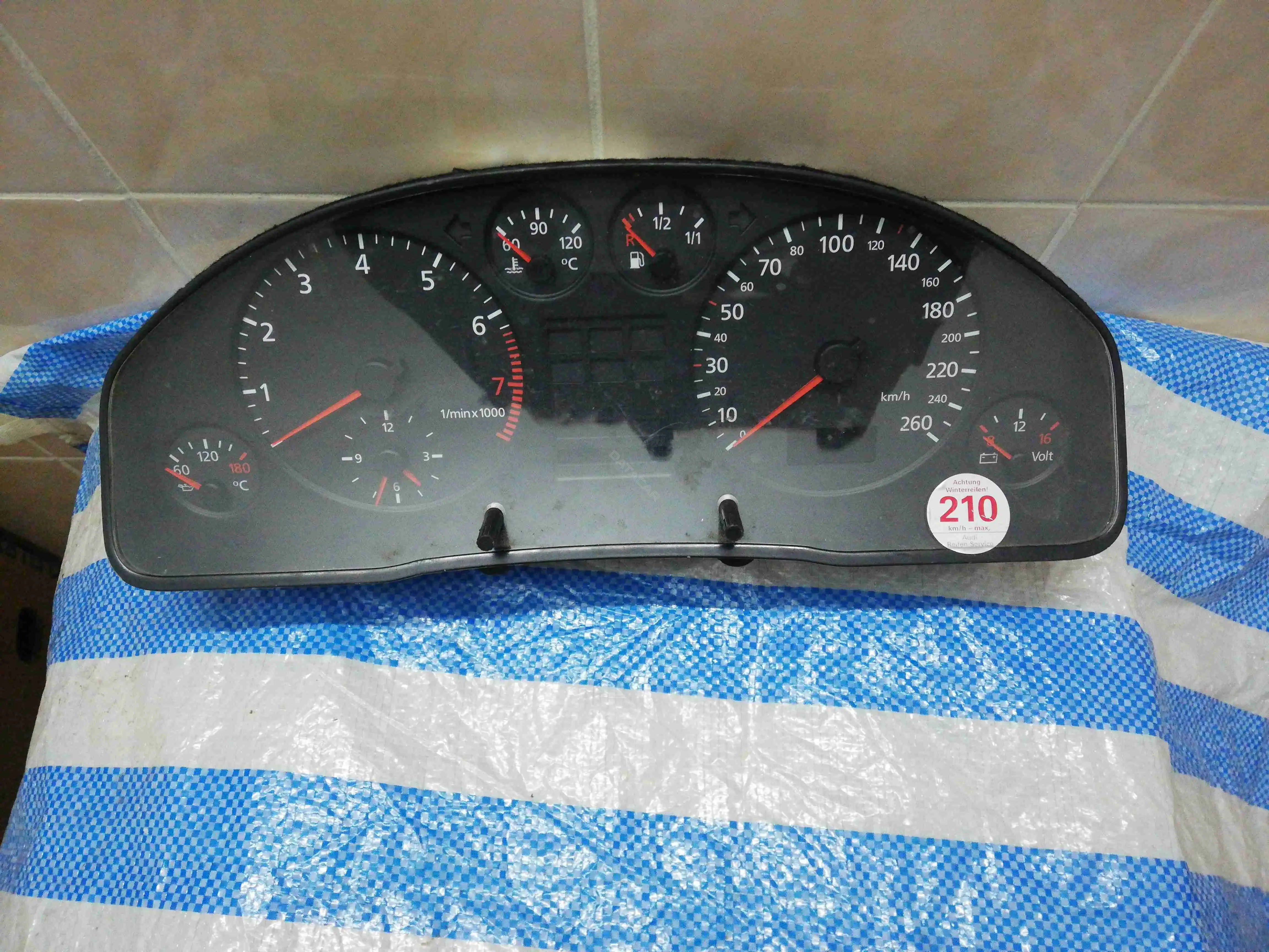 Панель приборов 4B0919860F