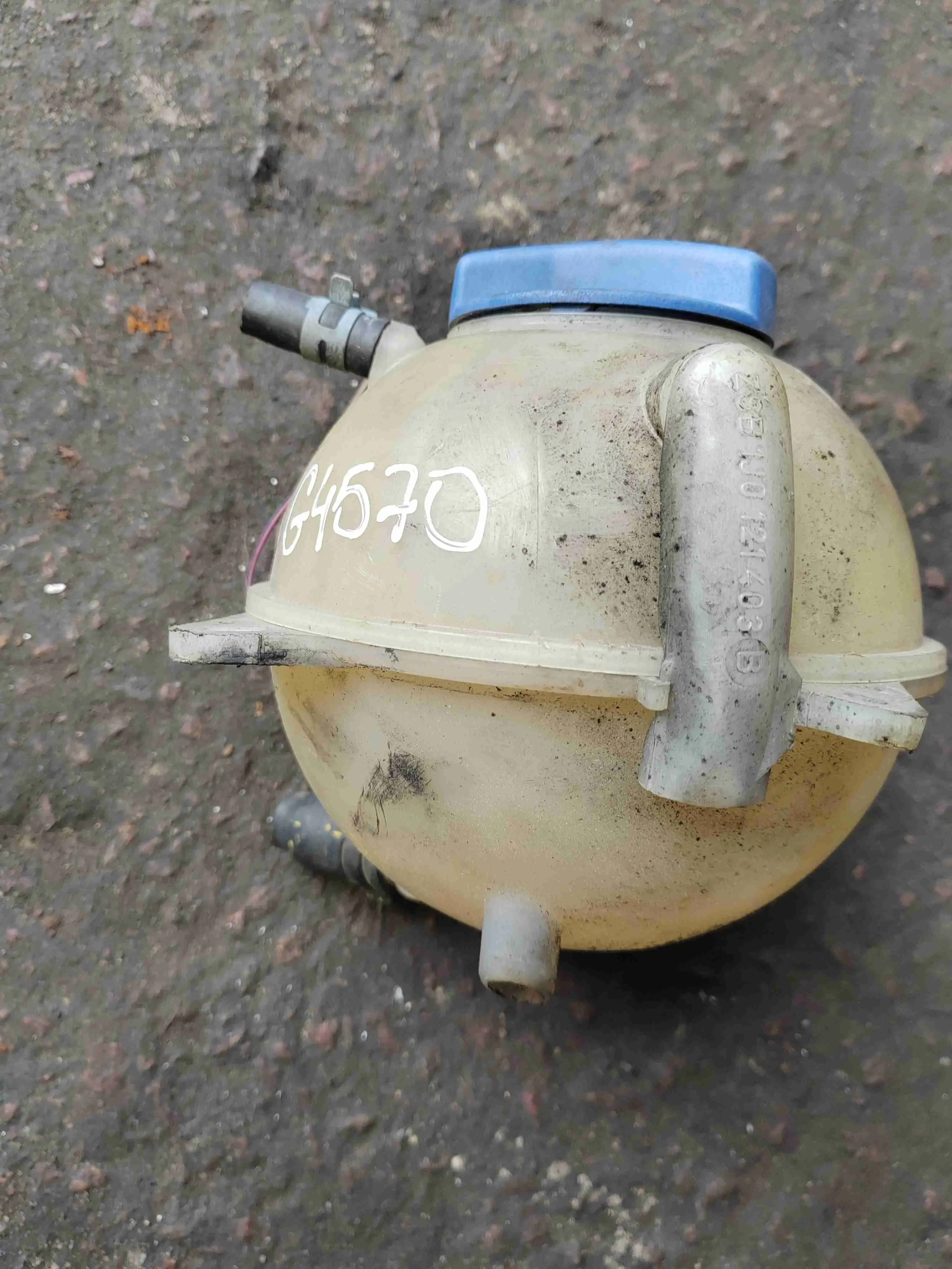 Расширительный бачок 1J0121403B
