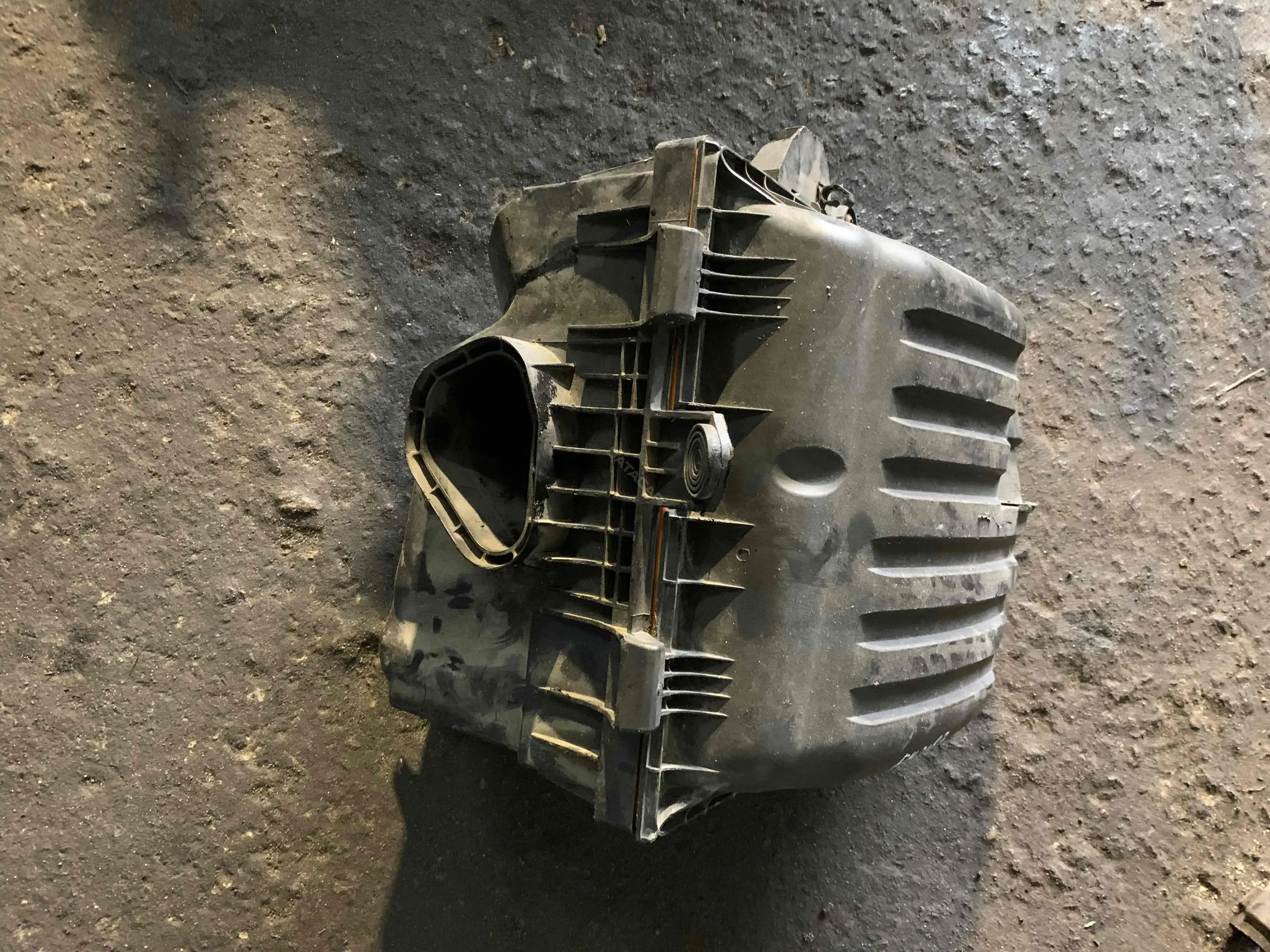 Корпус воздушного фильтра 7m3129607