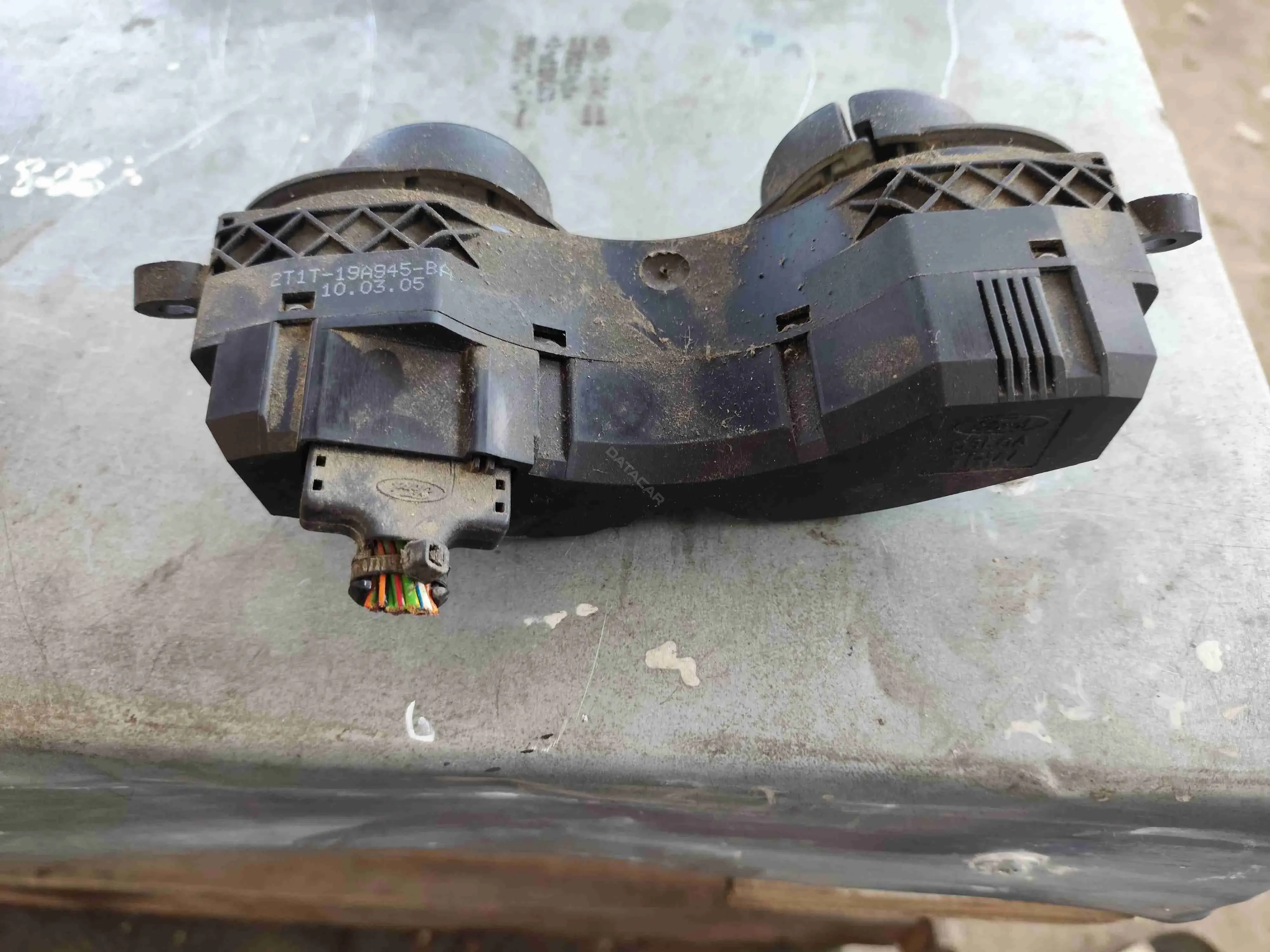 Блок управления климат-контролем 2T1T19A945