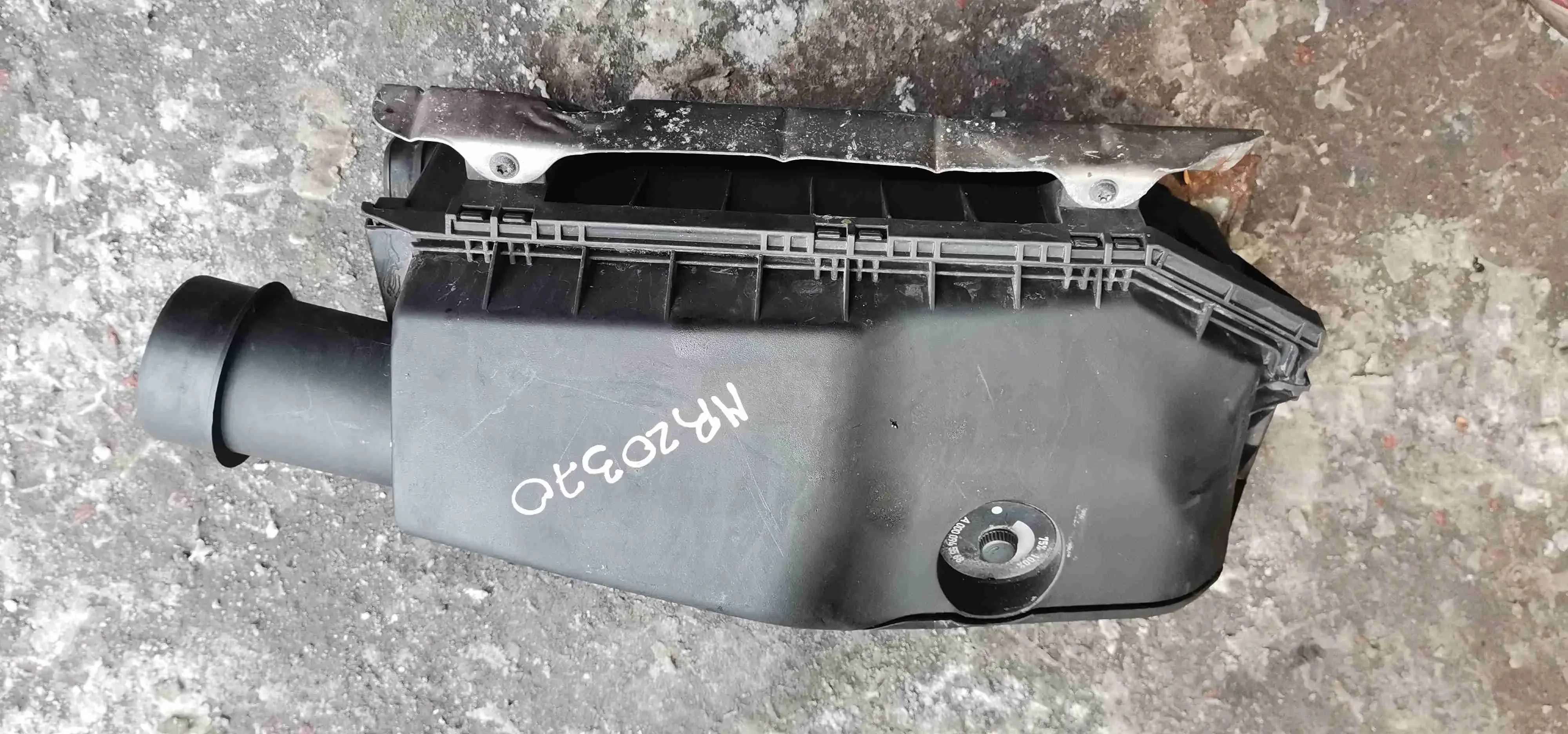 Корпус воздушного фильтра A6110902301