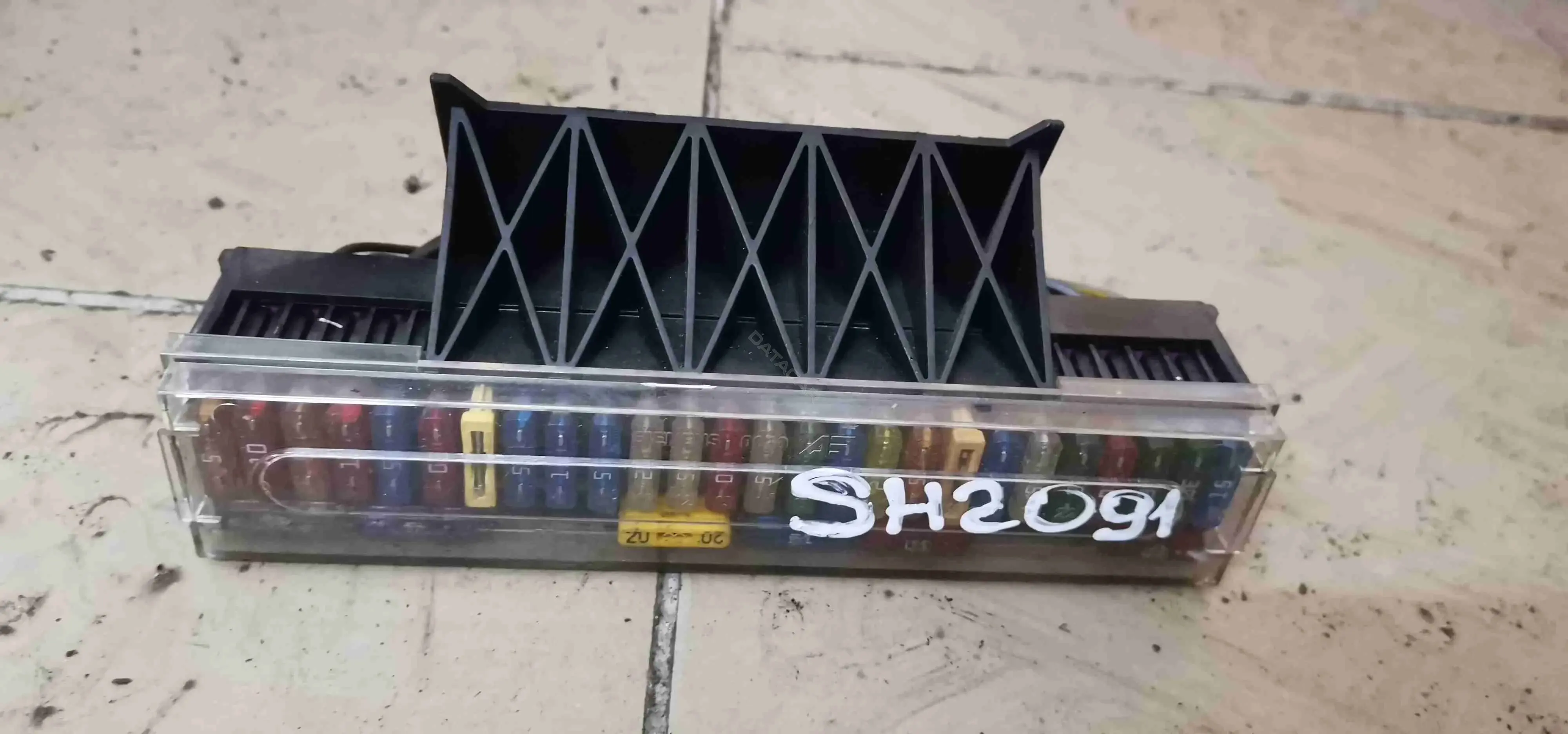Блок предохранителей SH2091