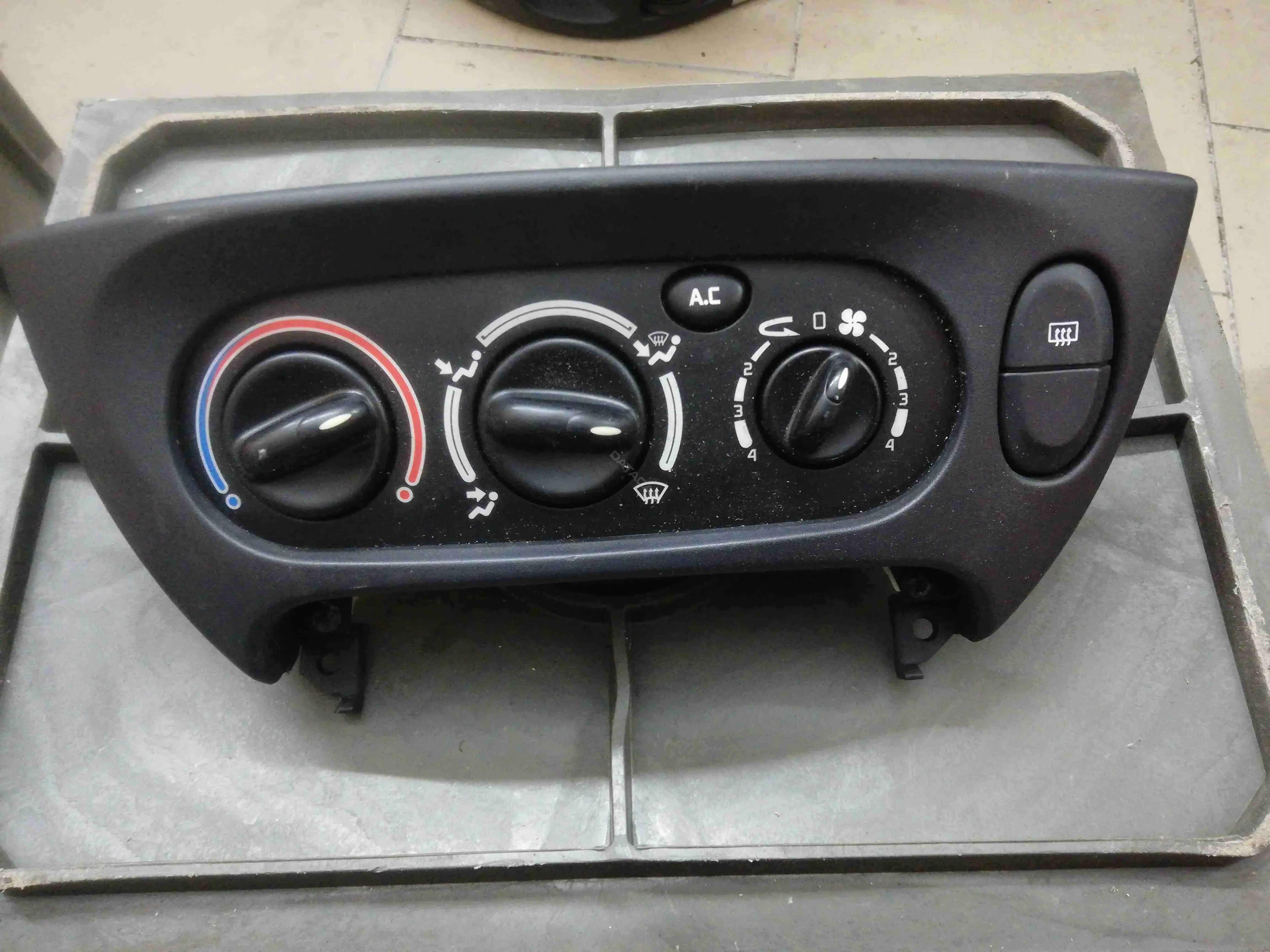 Блок управления климат-контролем 663391j