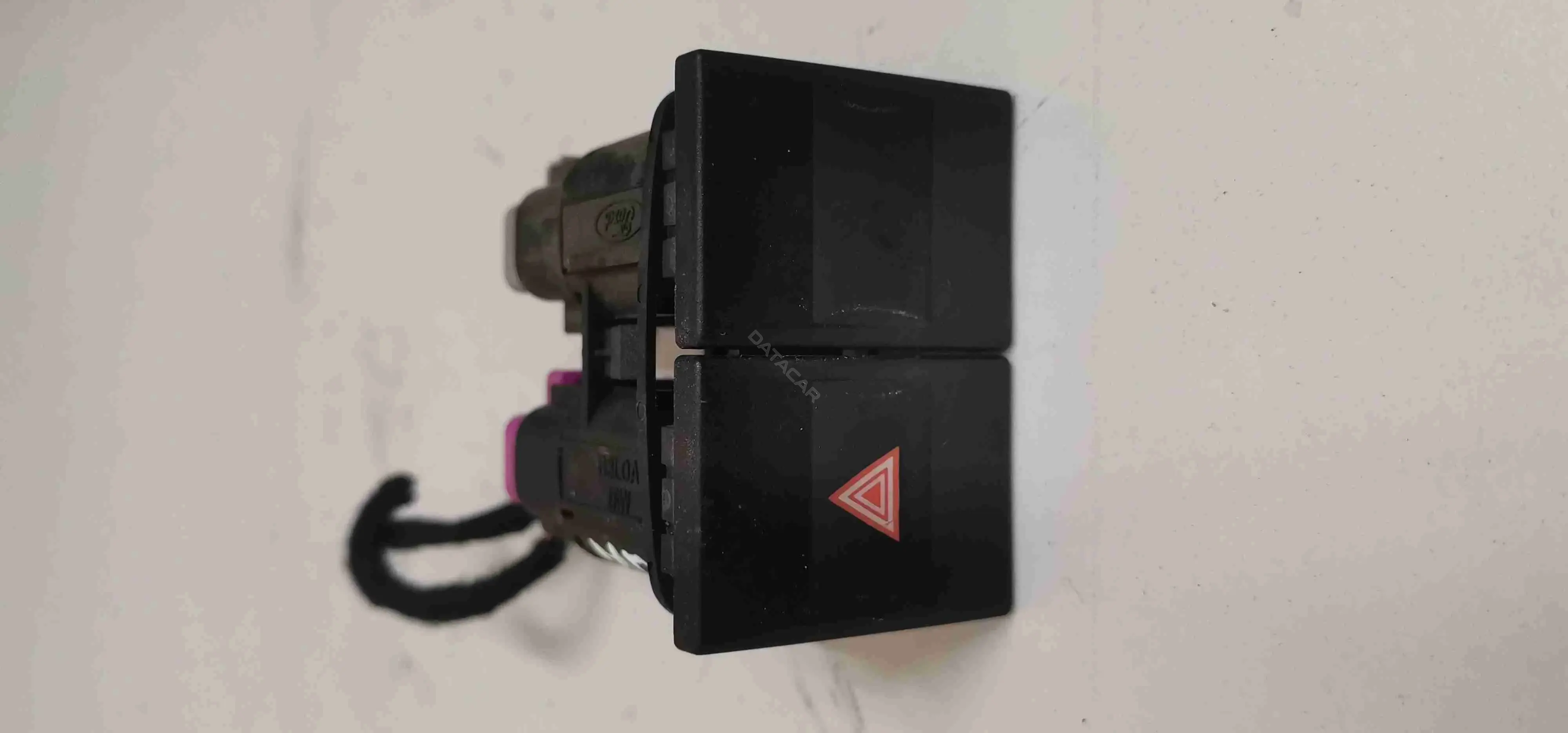 Кнопка аварийки 2S7T13A350BA