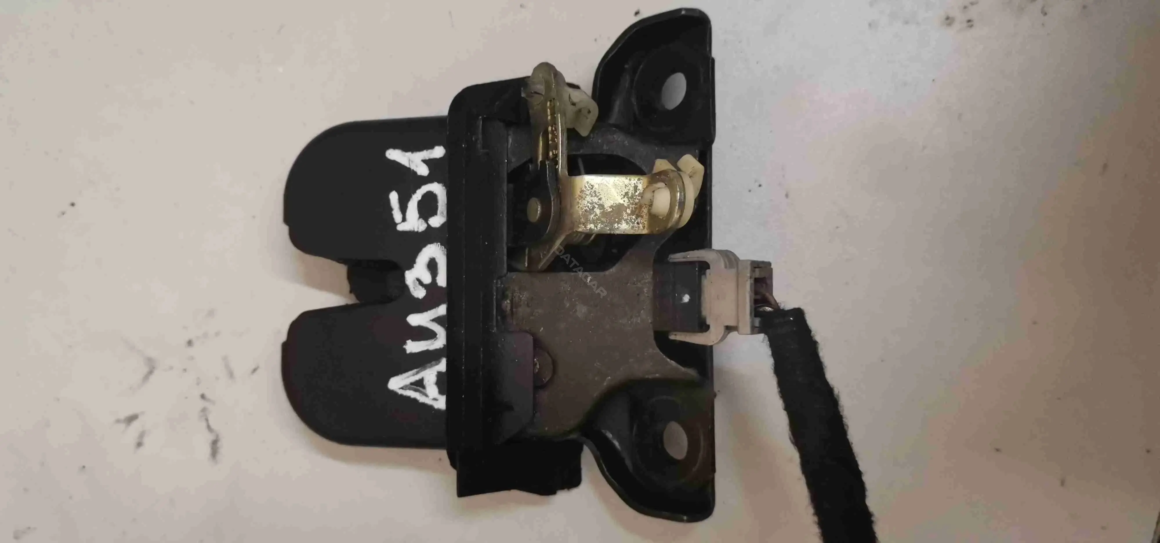 Замок крышки багажника 8L0827520C