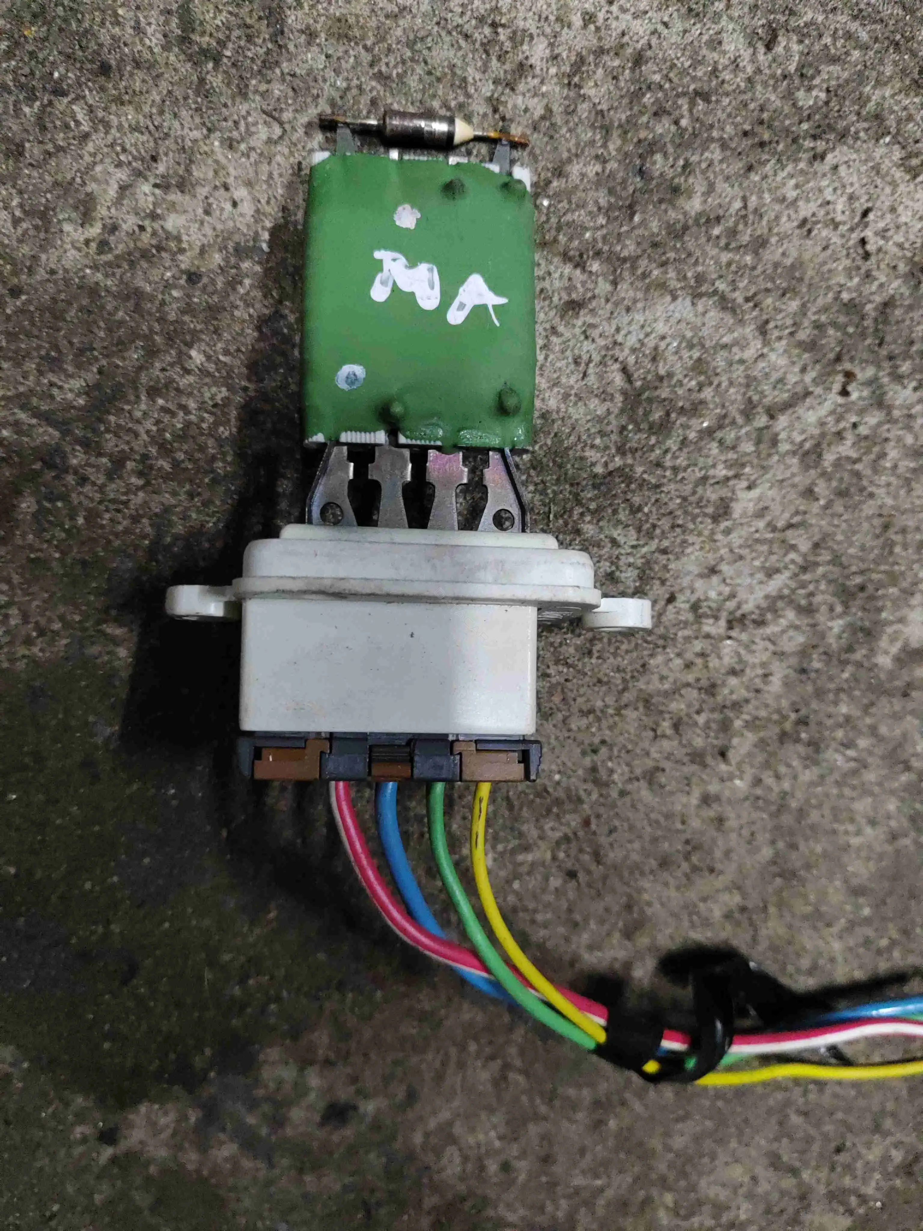 Резистор печки MA461
