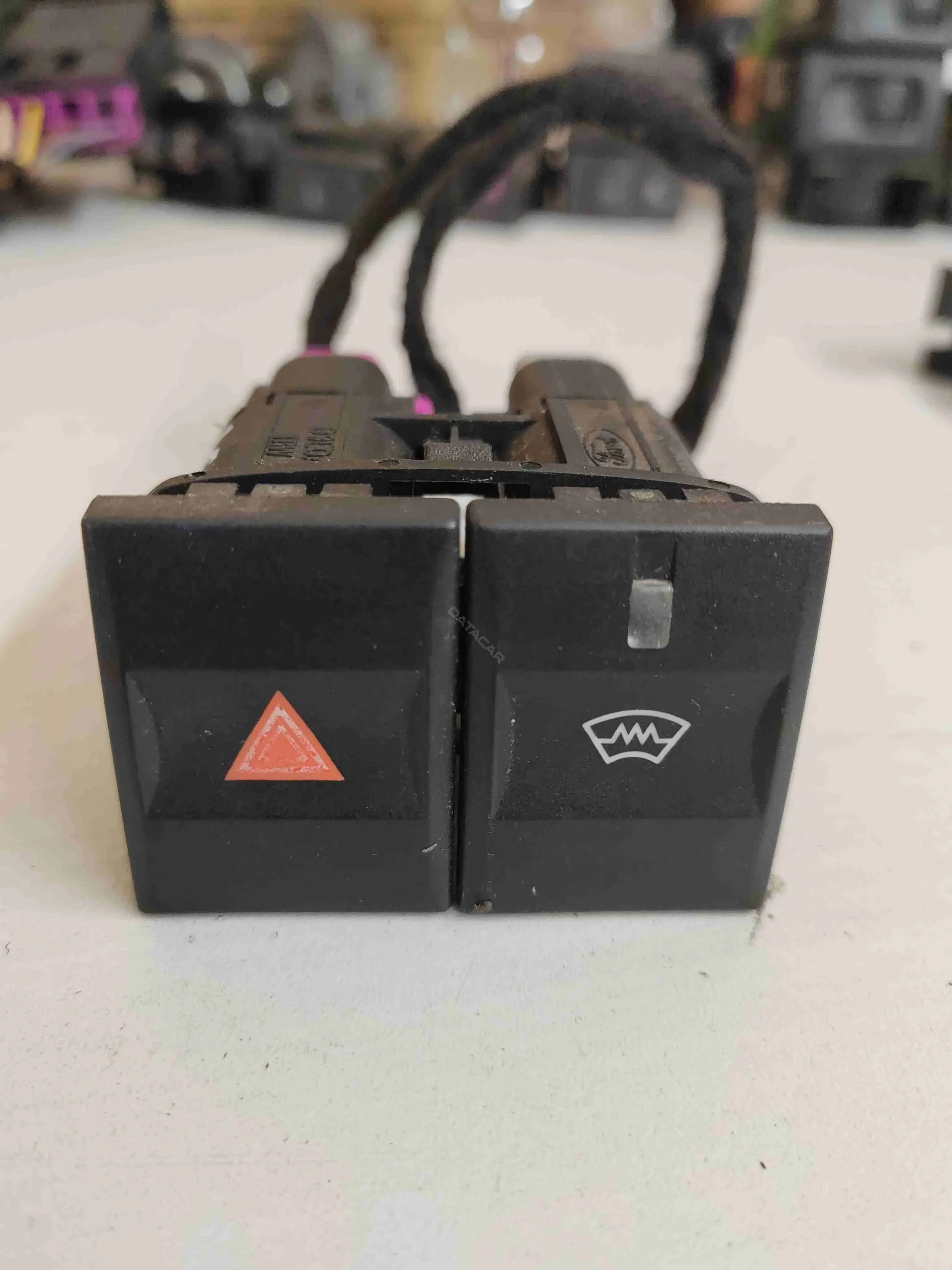 Кнопка аварийки 2S7T13A350BA