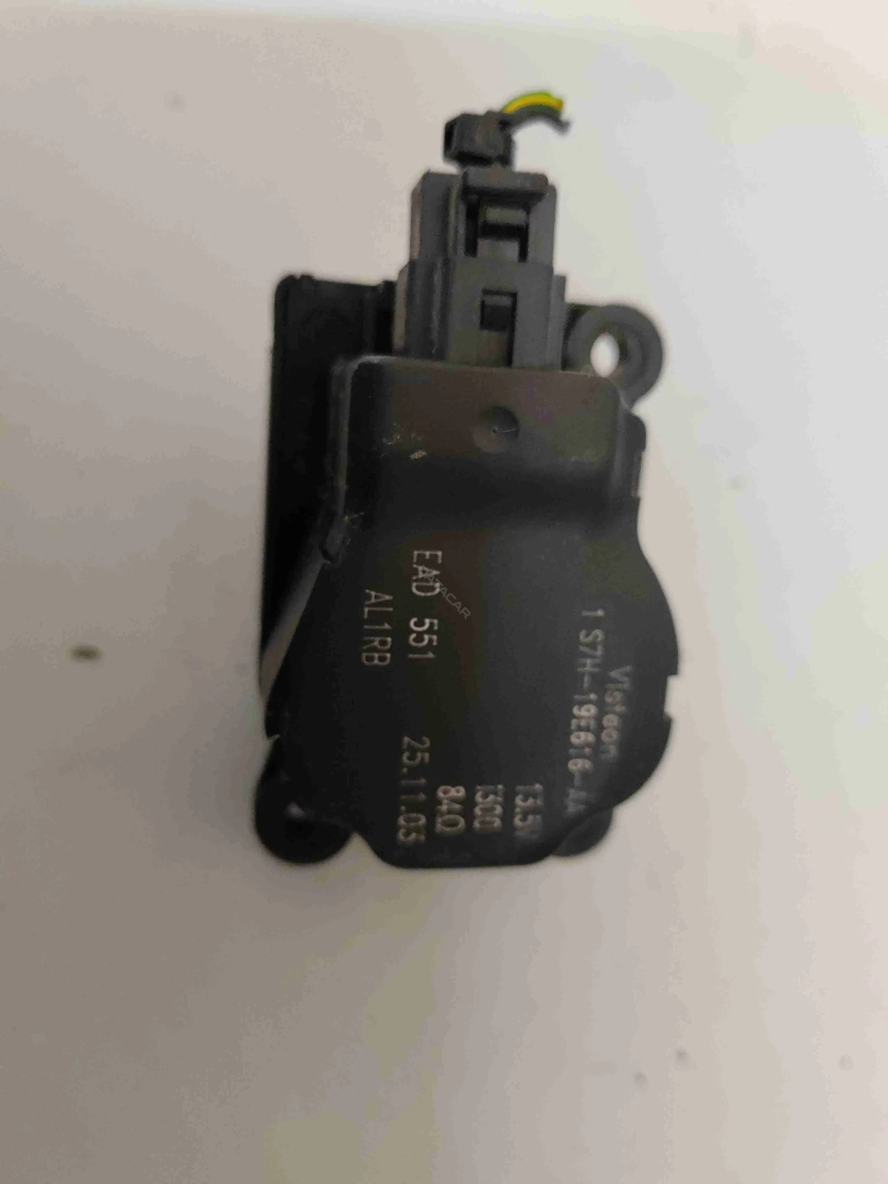 Мотор заслонки печки 1S7H19E616AA