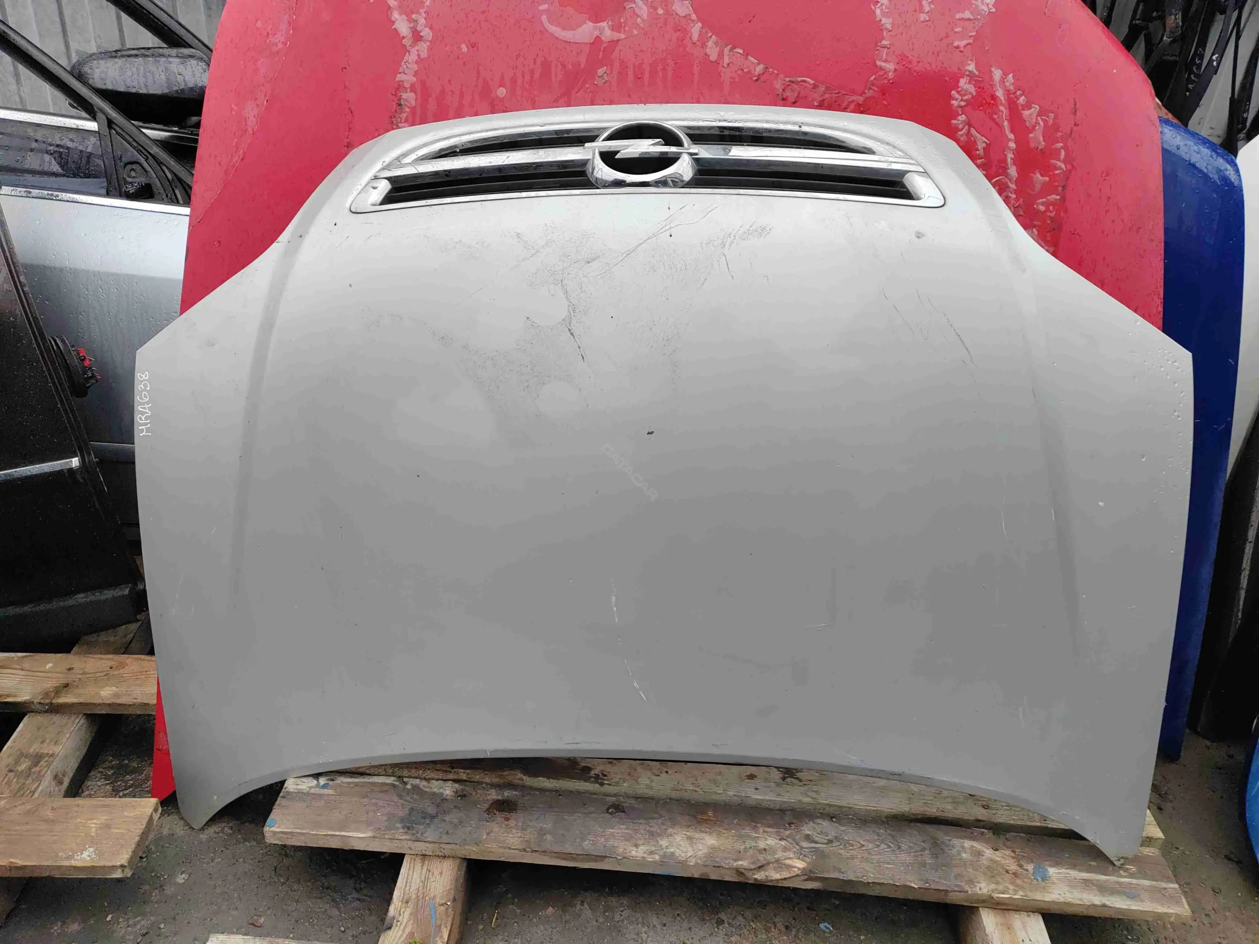 Капот MRA638