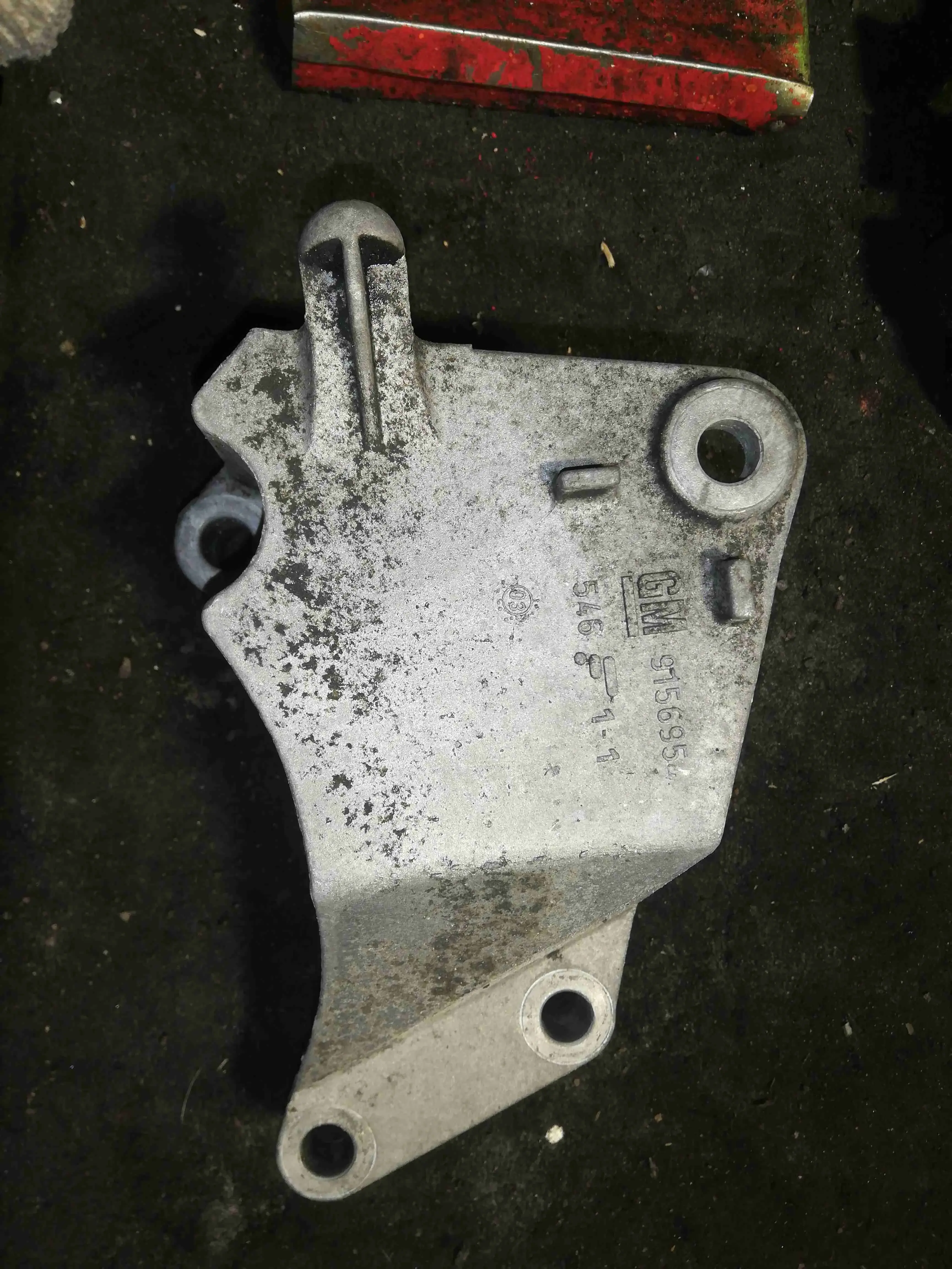 Кронштейн двигателя 9156954