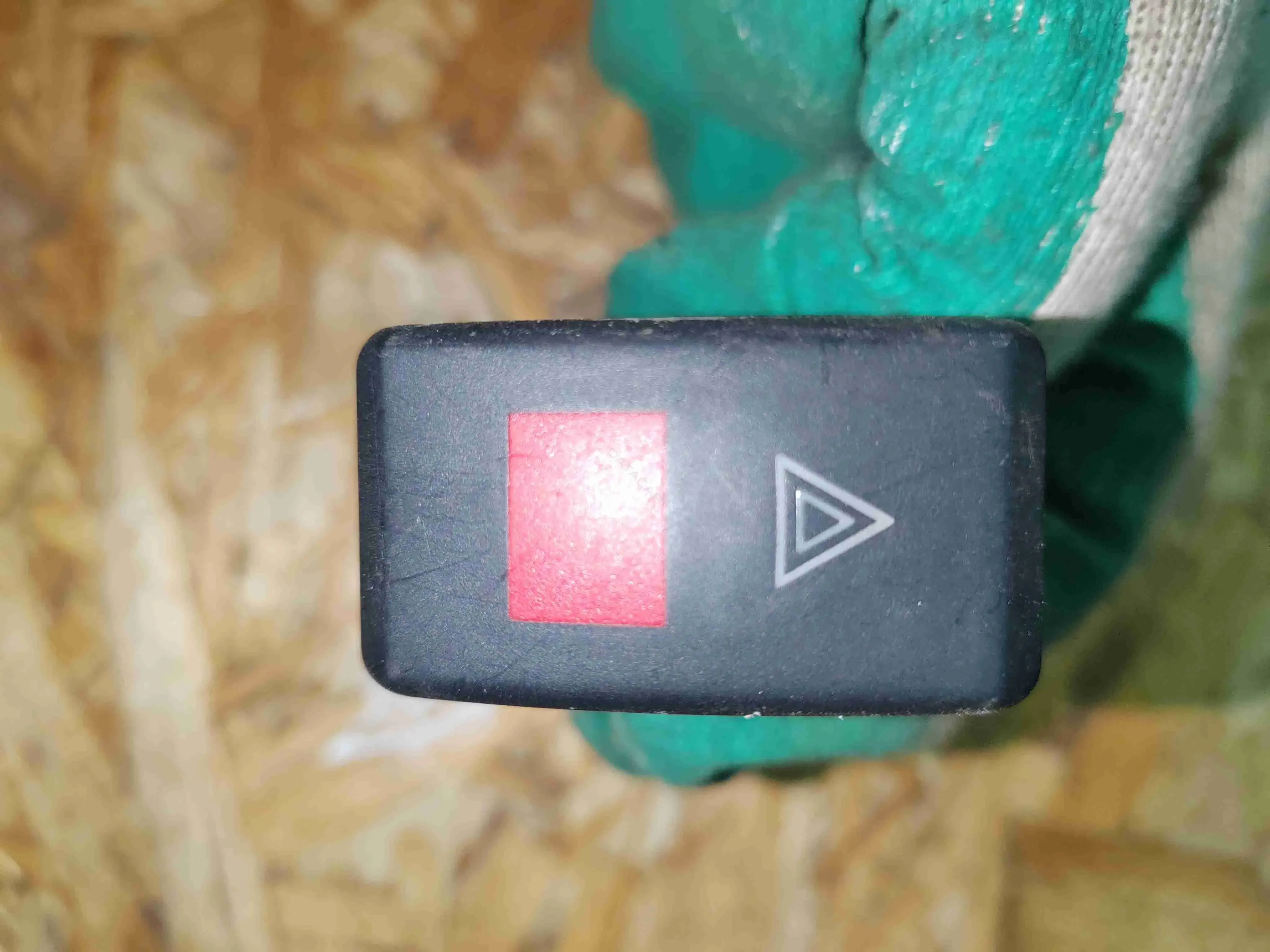 Кнопка аварийки OK420