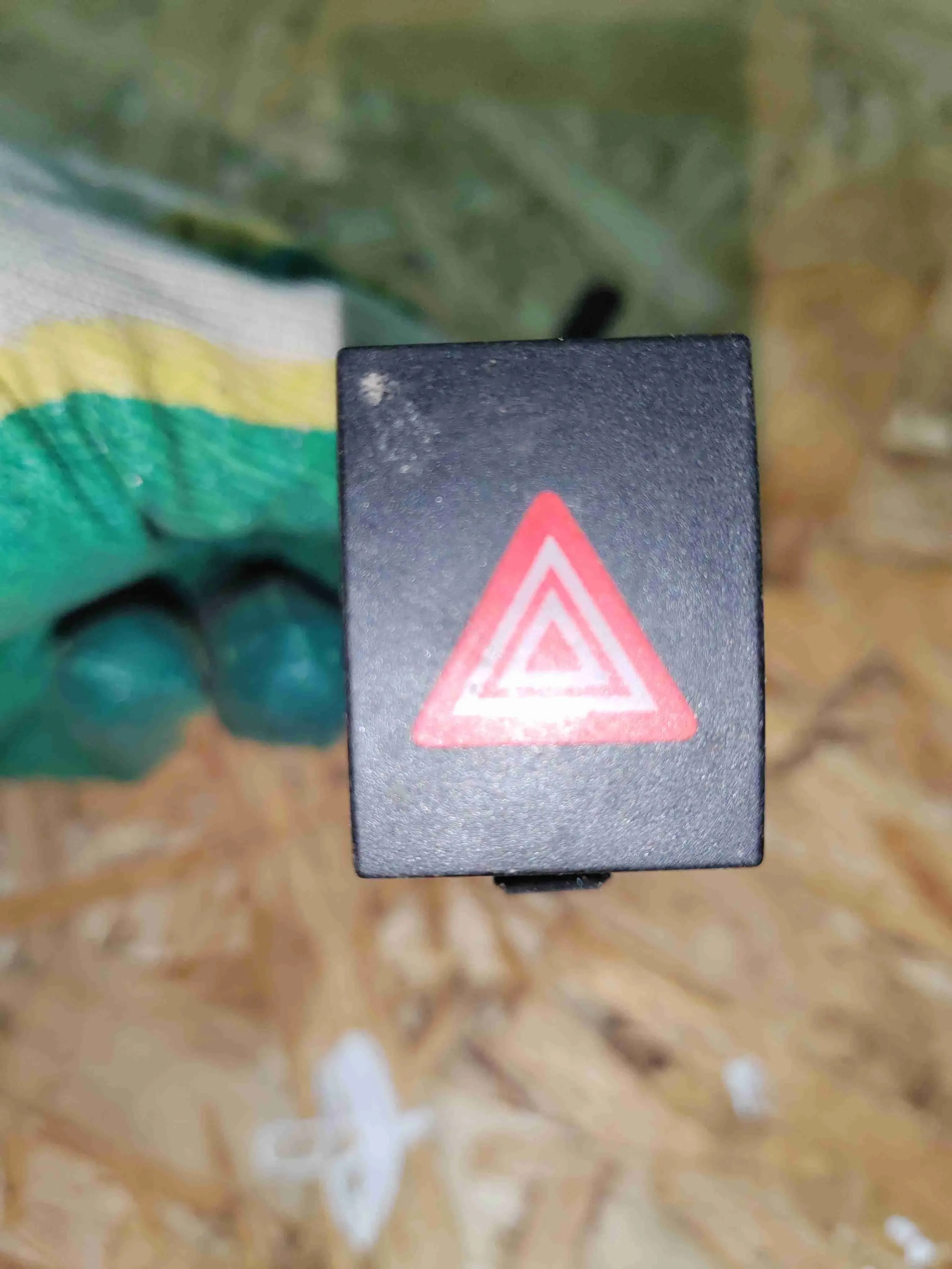 Кнопка аварийки 6Q053235A
