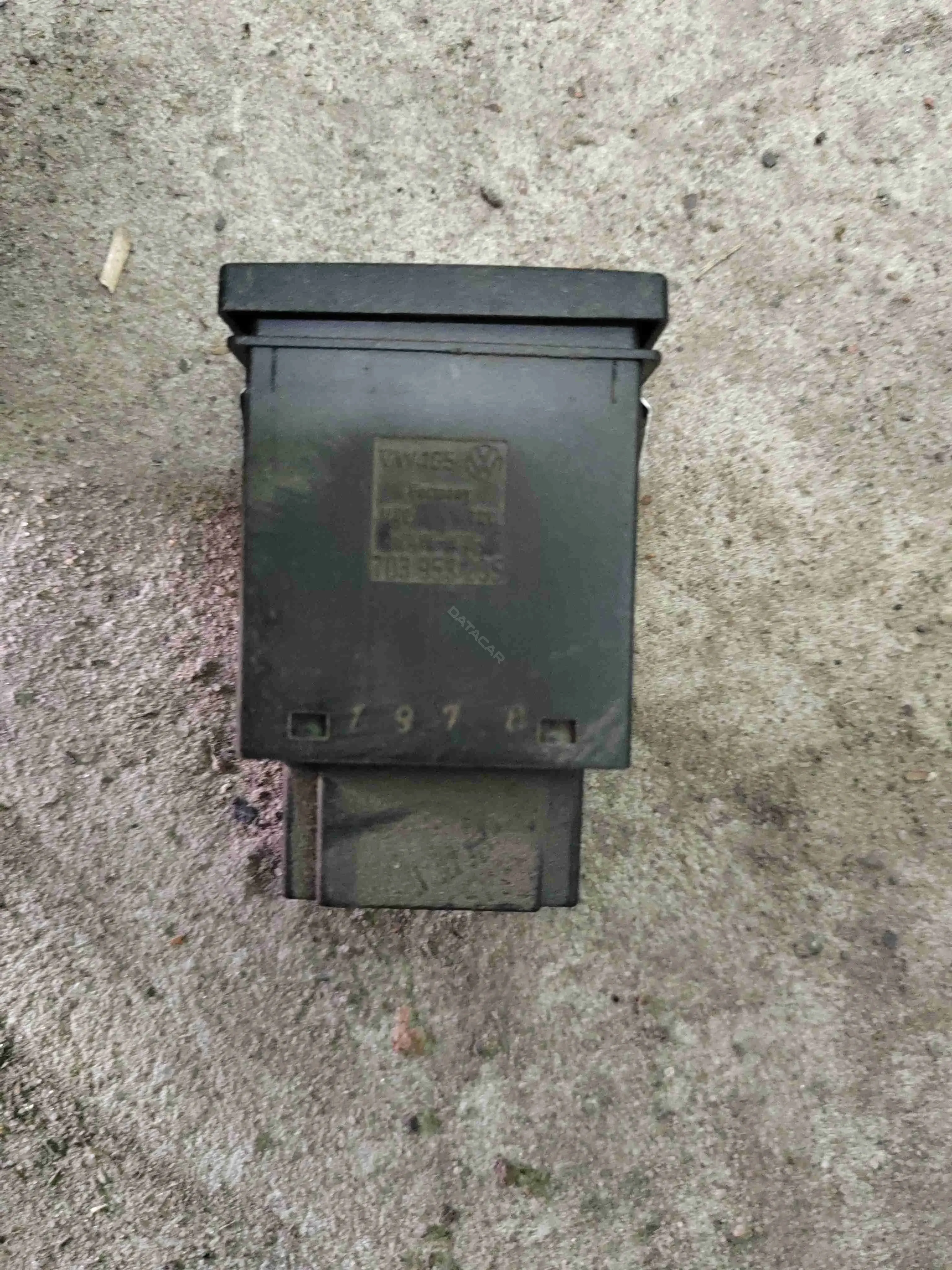 Кнопка аварийки 703953235