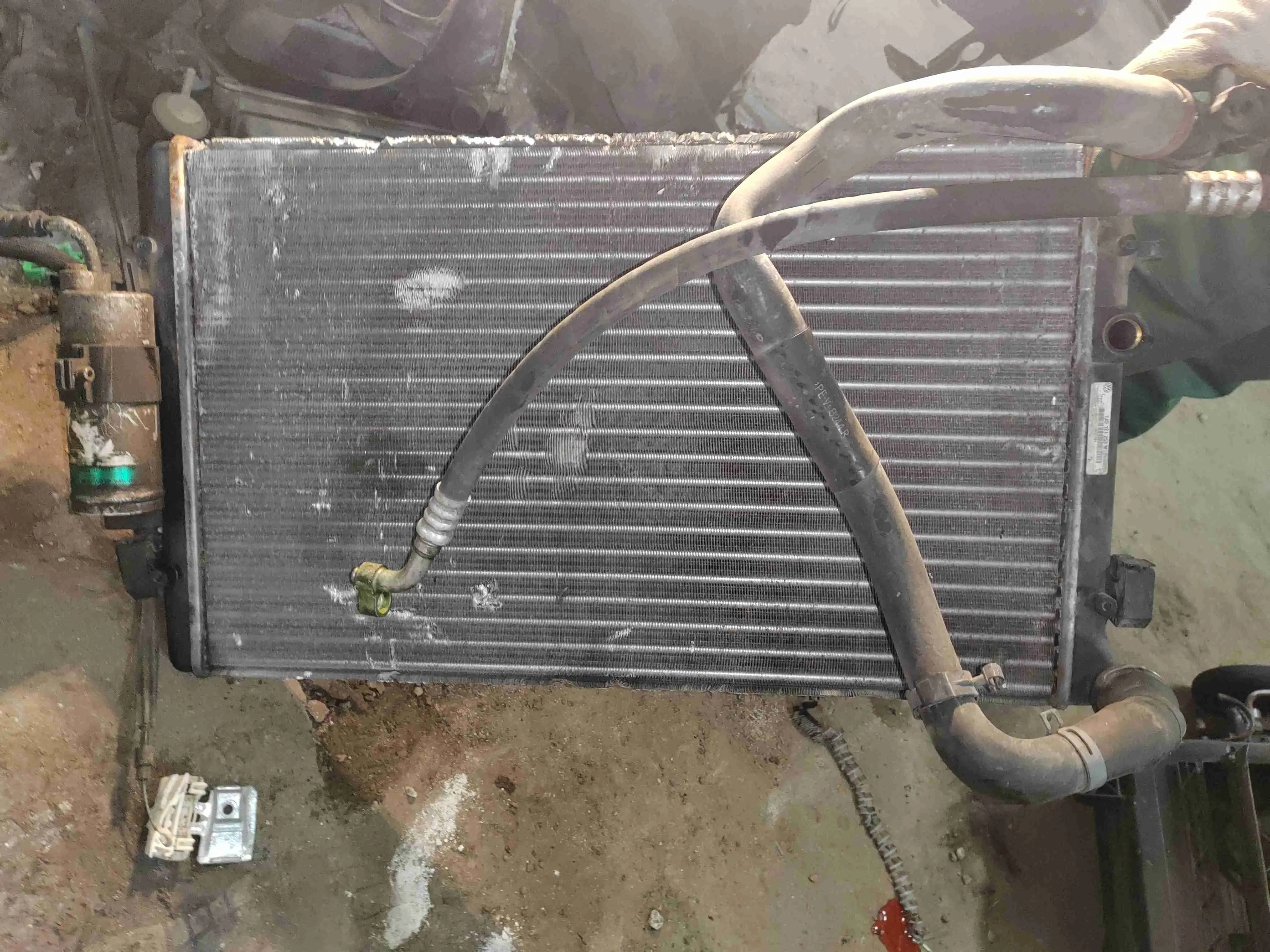 Радиатор охлаждения 1J0121253N