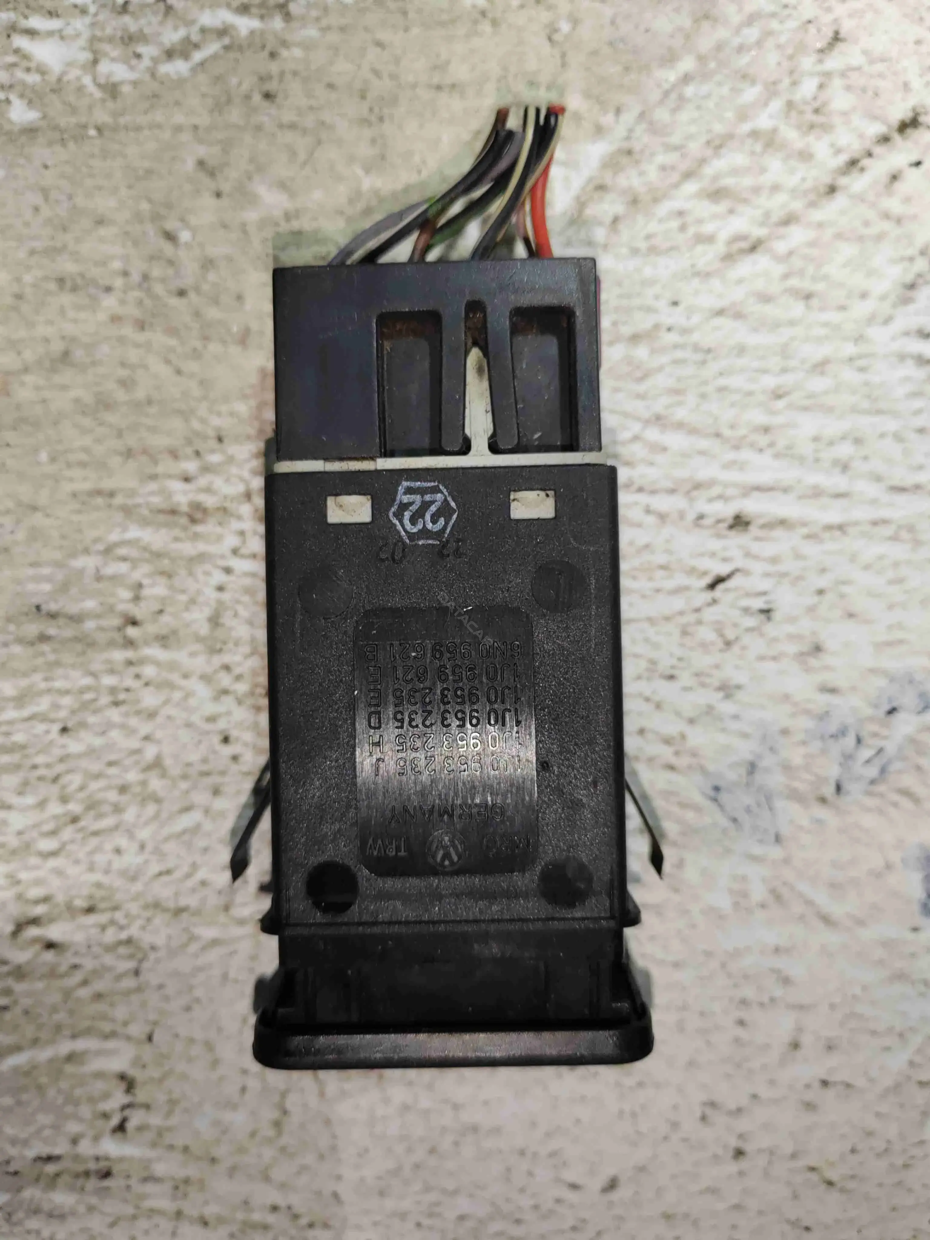 Кнопка аварийки 1J0953235