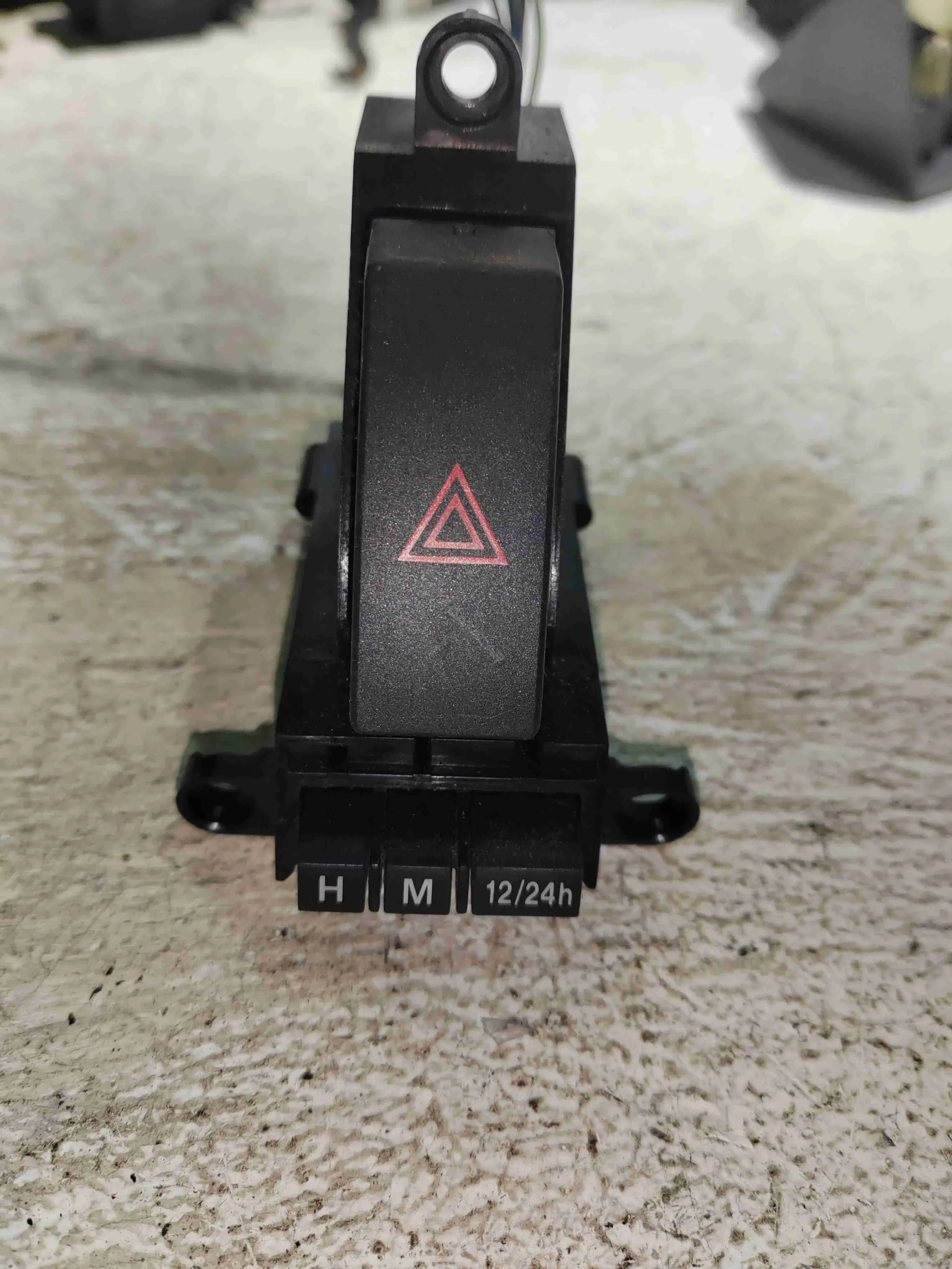 Кнопка аварийки BBP3664H0
