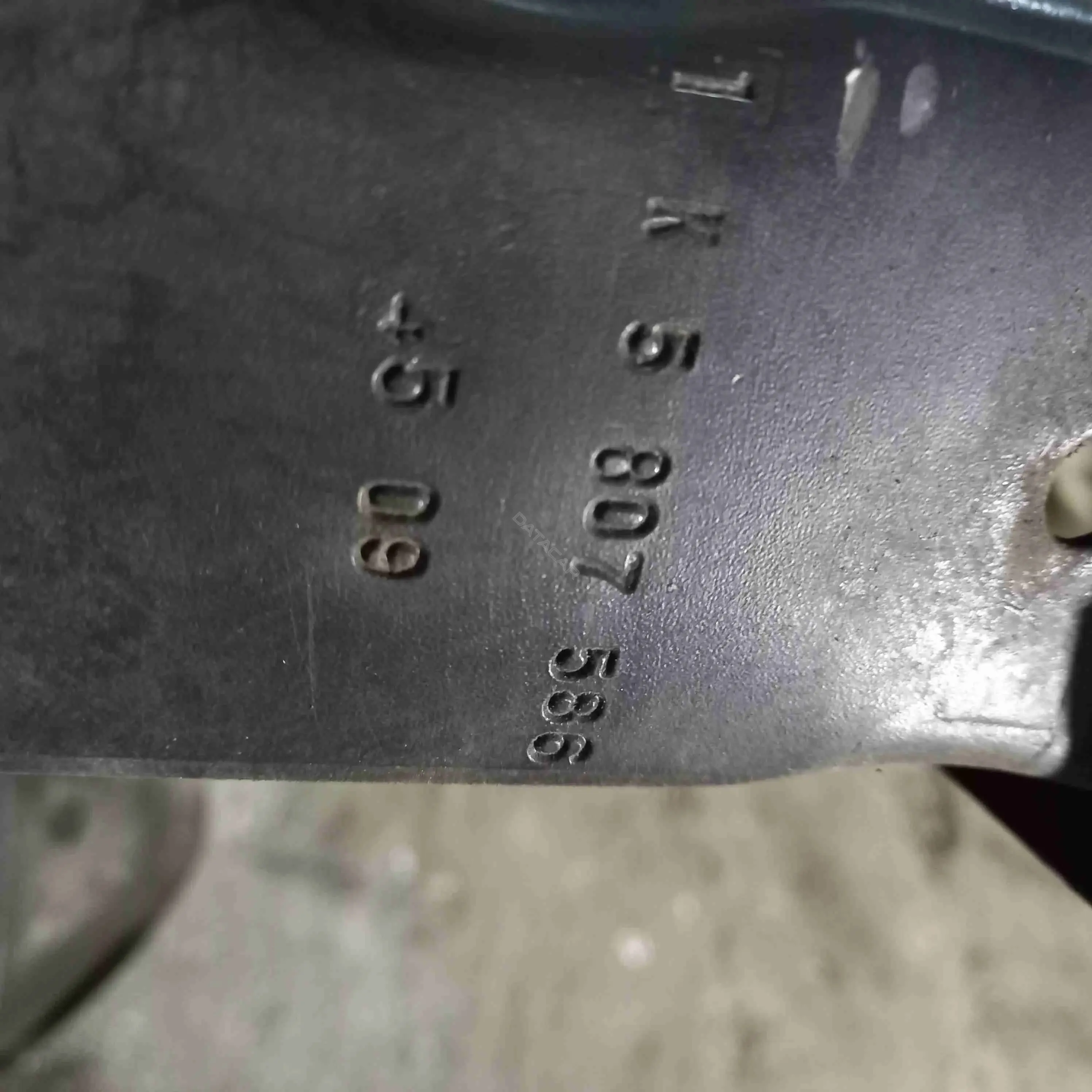 Усилитель бампера 1k5807586