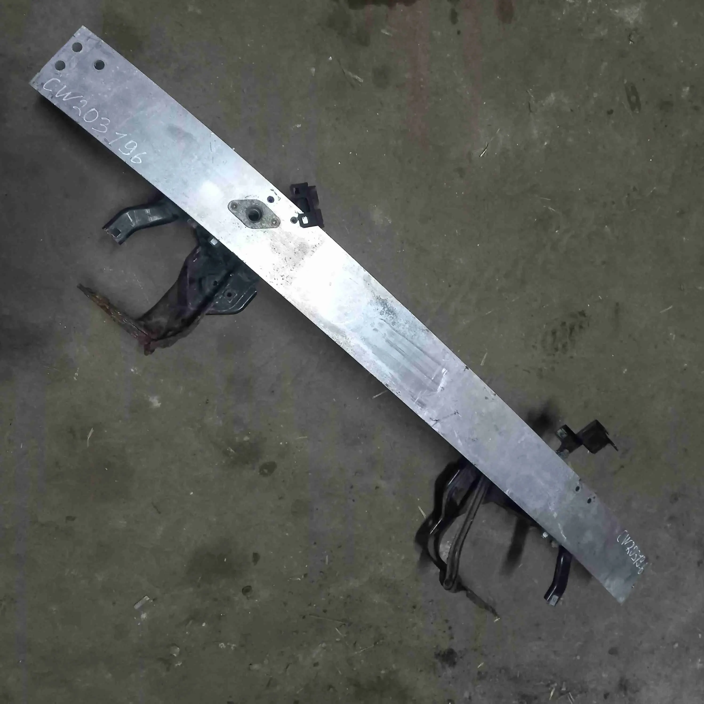 Усилитель бампера CW203196