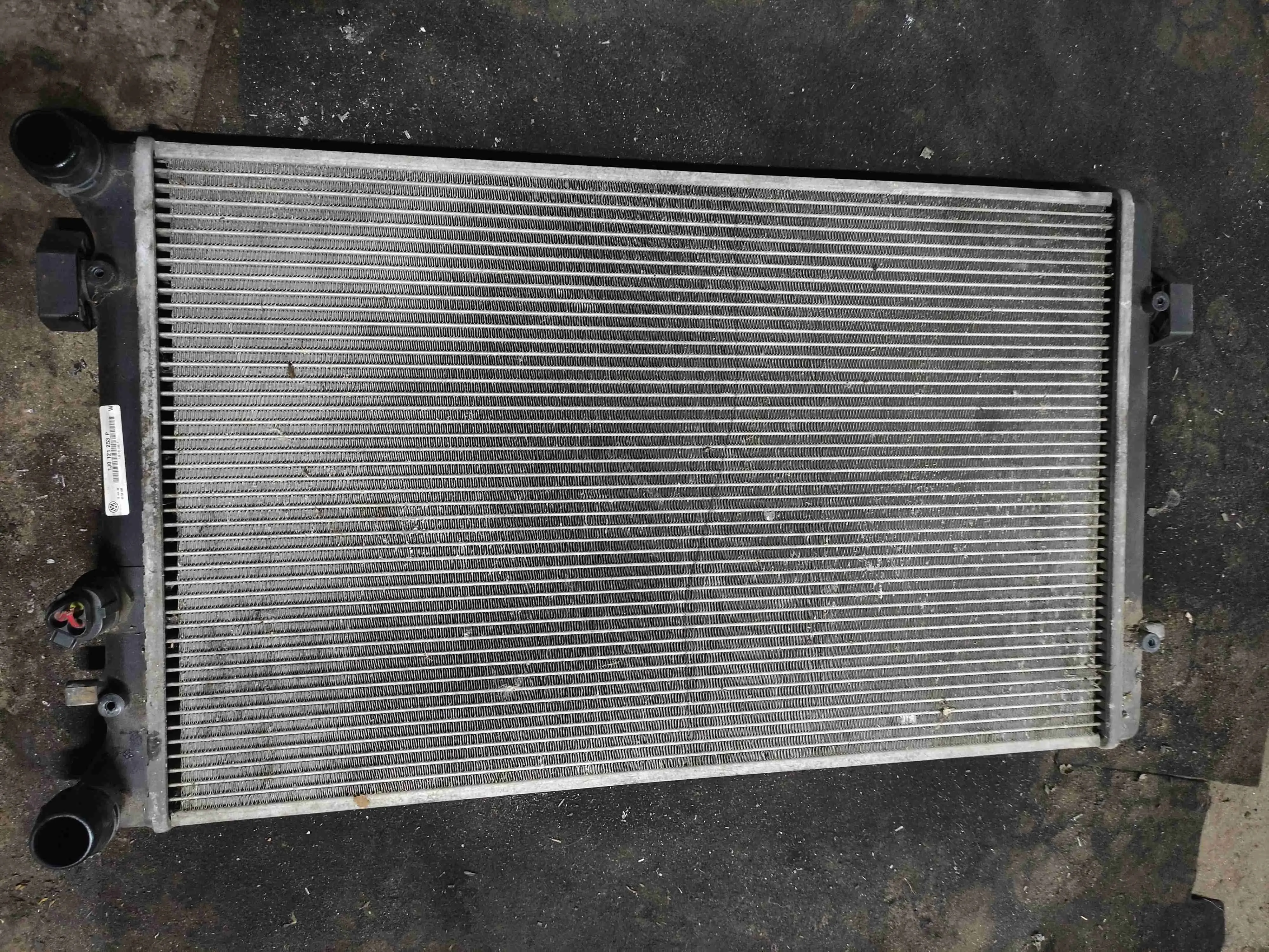 Радиатор охлаждения 1J0121253P