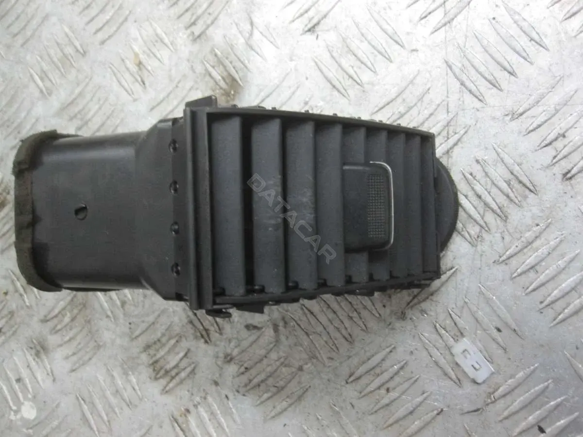 Дефлектор обдува салона 55061-47010