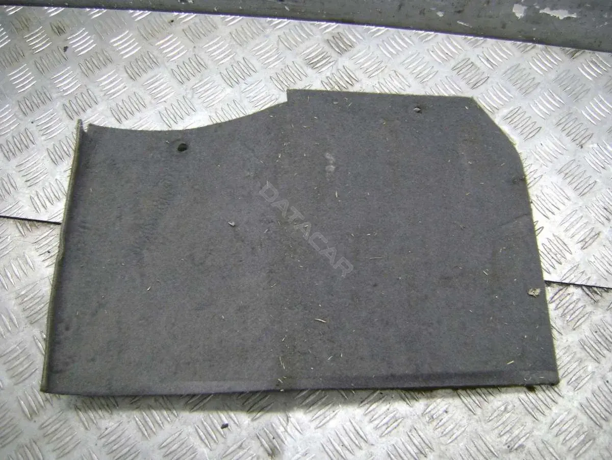 Обшивка багажника 8177615