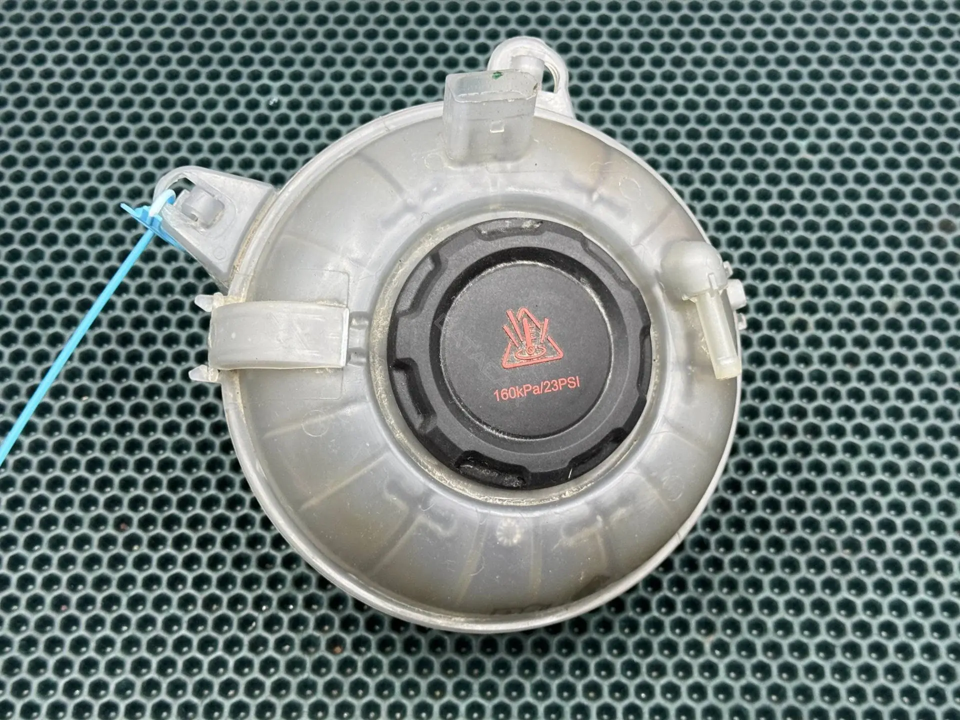 Расширительный бачок 5QM121407E