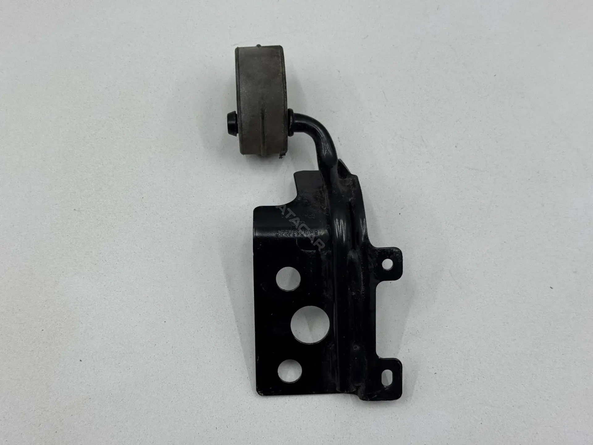 Крепление глушителя 8W0253144F